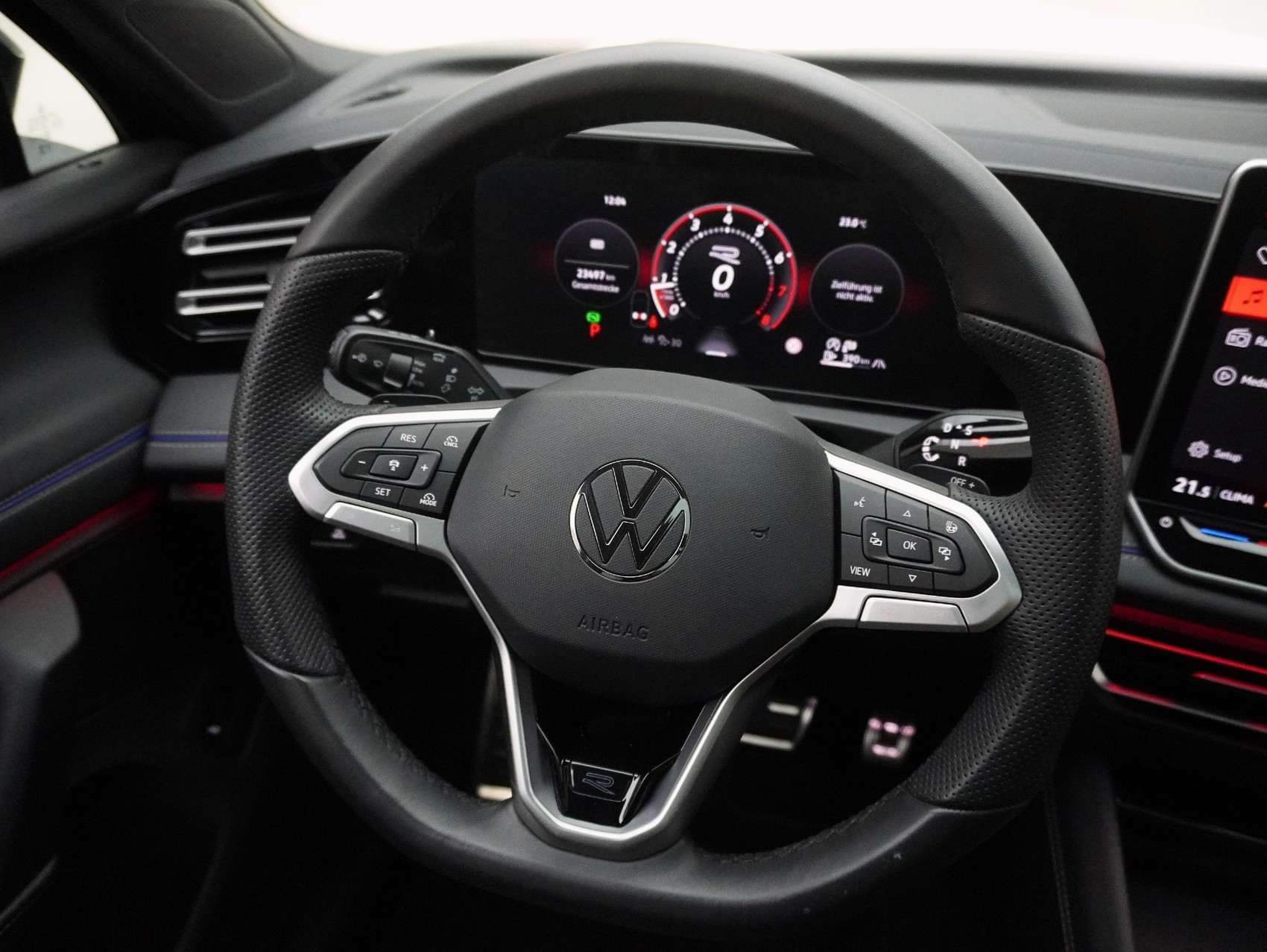 VW Tiguan 2.0 TSI DSG R-Line Black Style 4Motion (2025)-image-14
