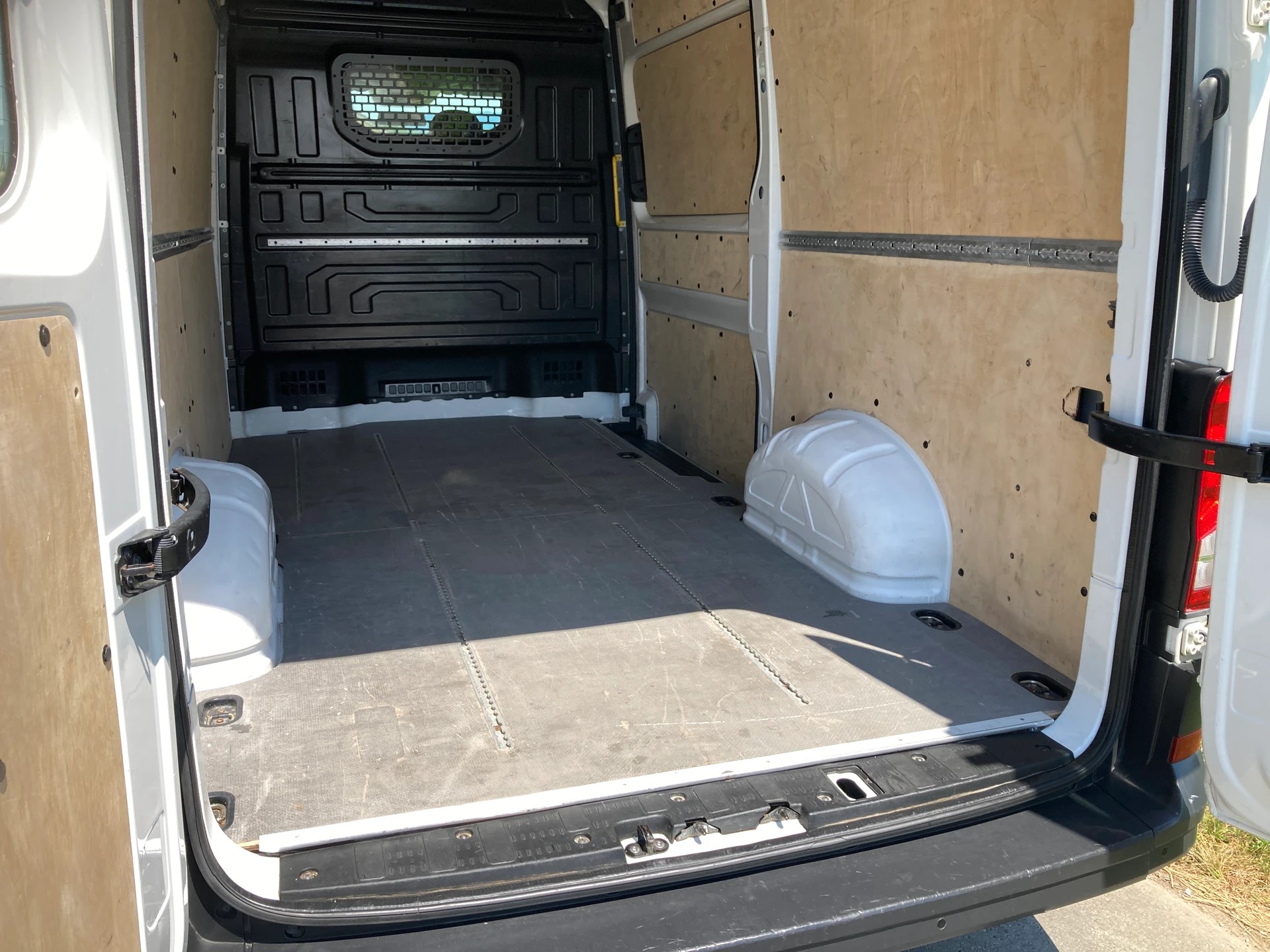 VW Crafter 35 2.0 TDI L3 **Nutzlast 1'147 KG**-image-6