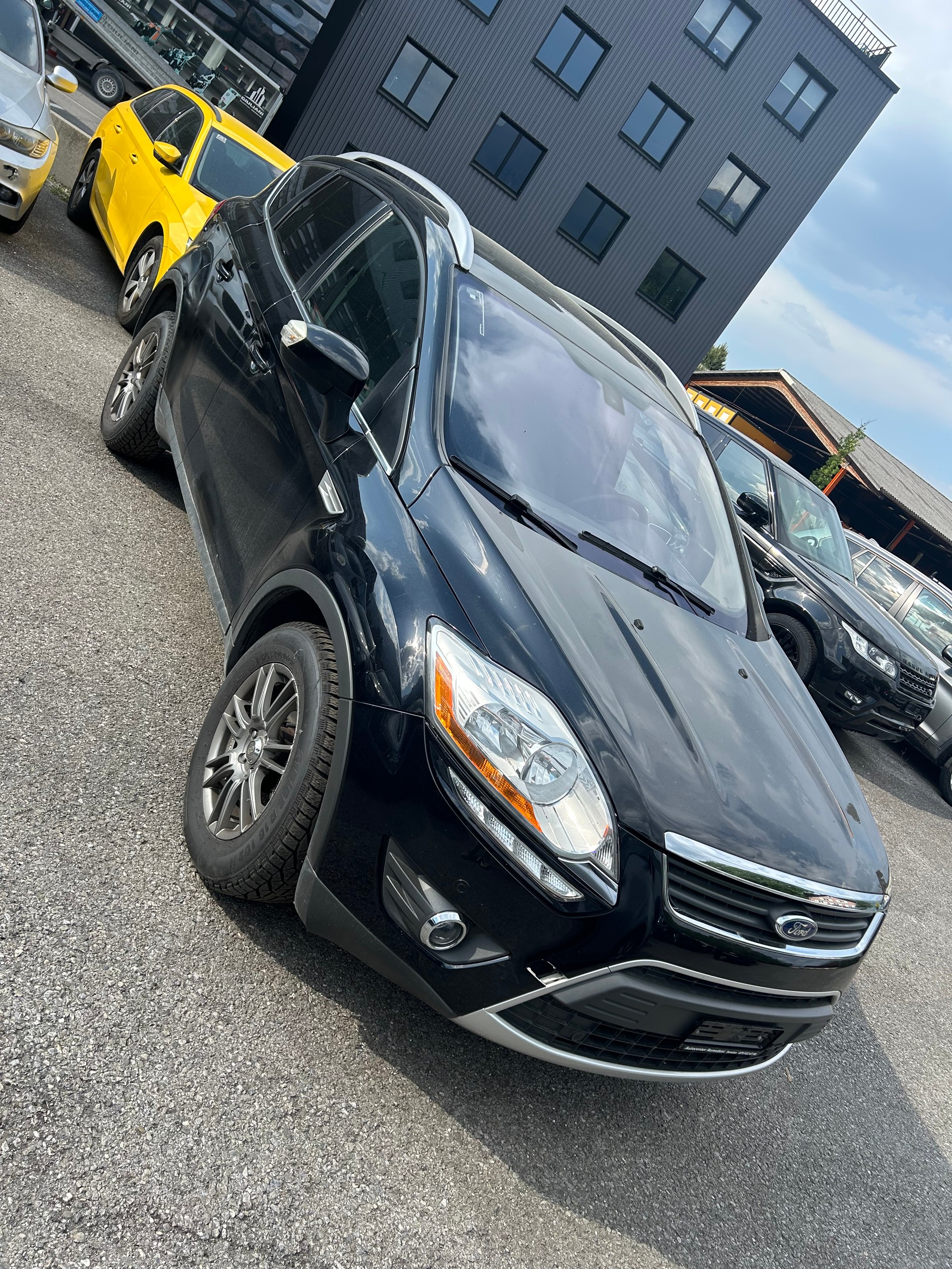 FORD Kuga 2.0 TDCi Individual 4WD PowerShift-image-2