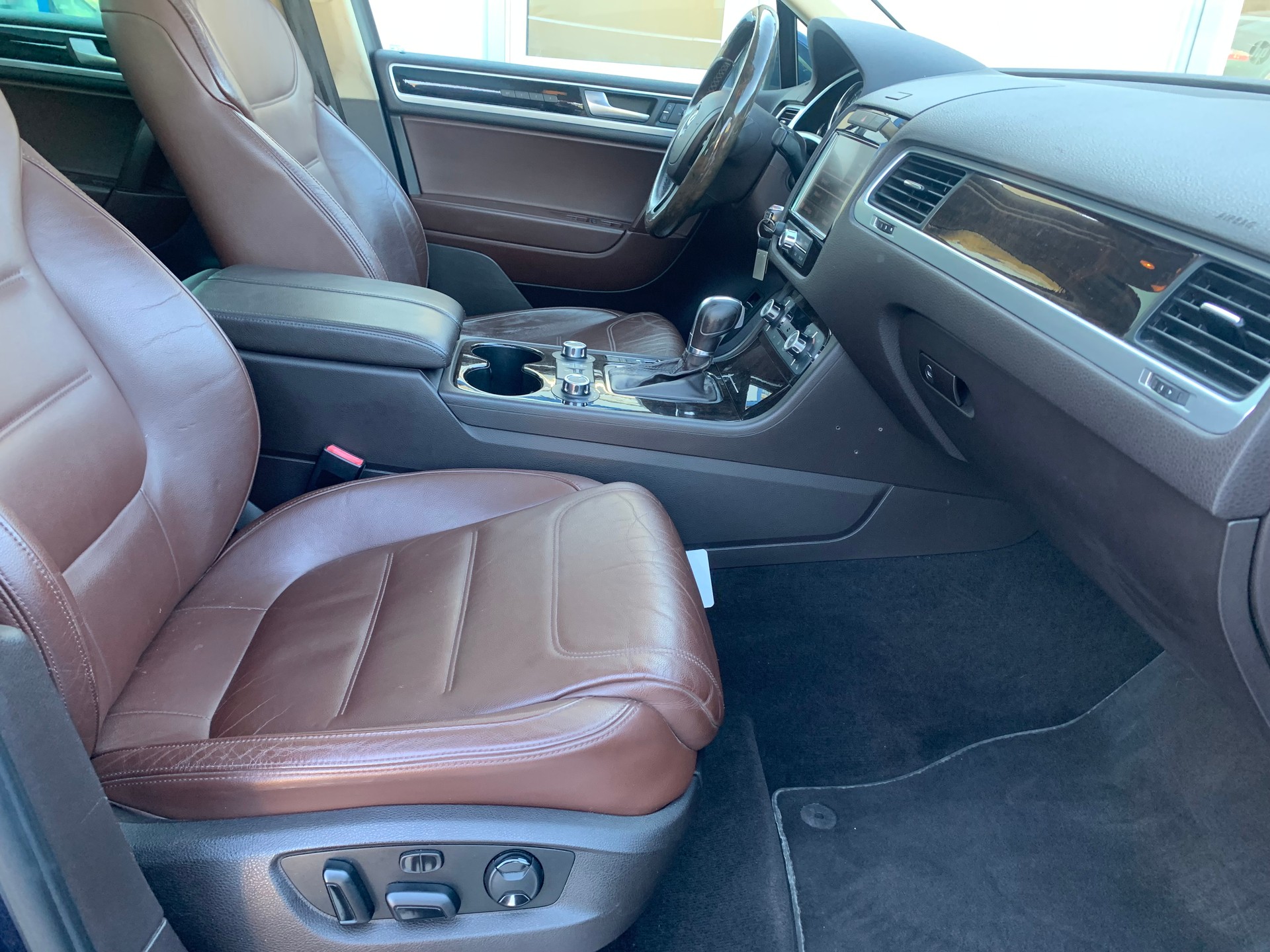 VW Touareg 3.0 TDI BlueMotion Technology Tiptronic-image-11