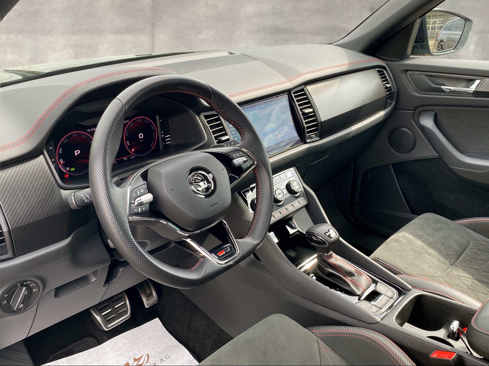 SKODA Kodiaq 2.0 TSI RS 245PS 4x4 DSG **Top-Ausstattung**-image-5