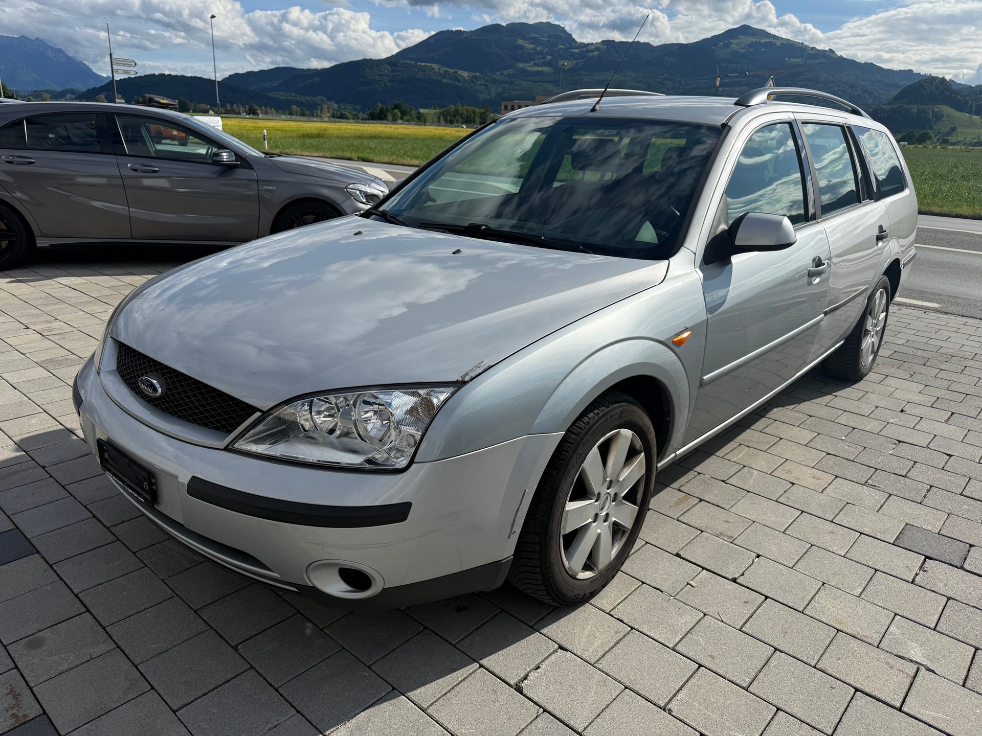 FORD Mondeo 2.0i 16V Trend-image-0