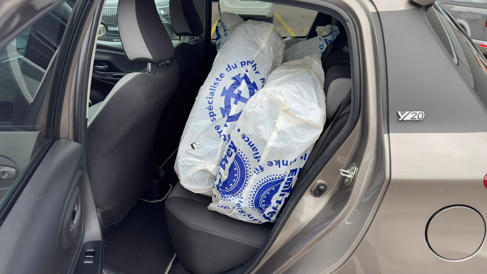 TOYOTA Yaris 1.5 Comfort CVT-image-8