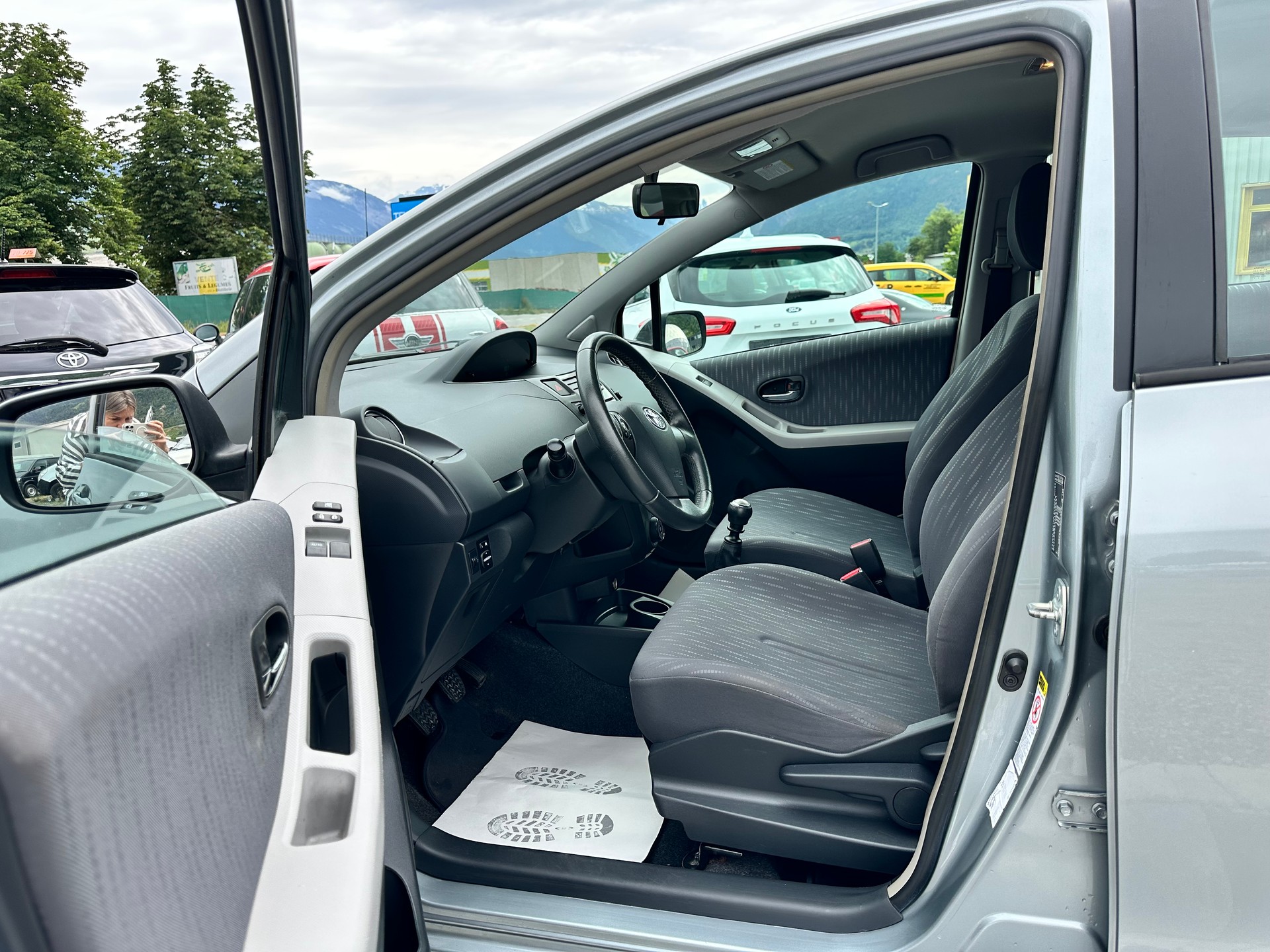 TOYOTA Yaris 1.33 Linea Sol-image-8