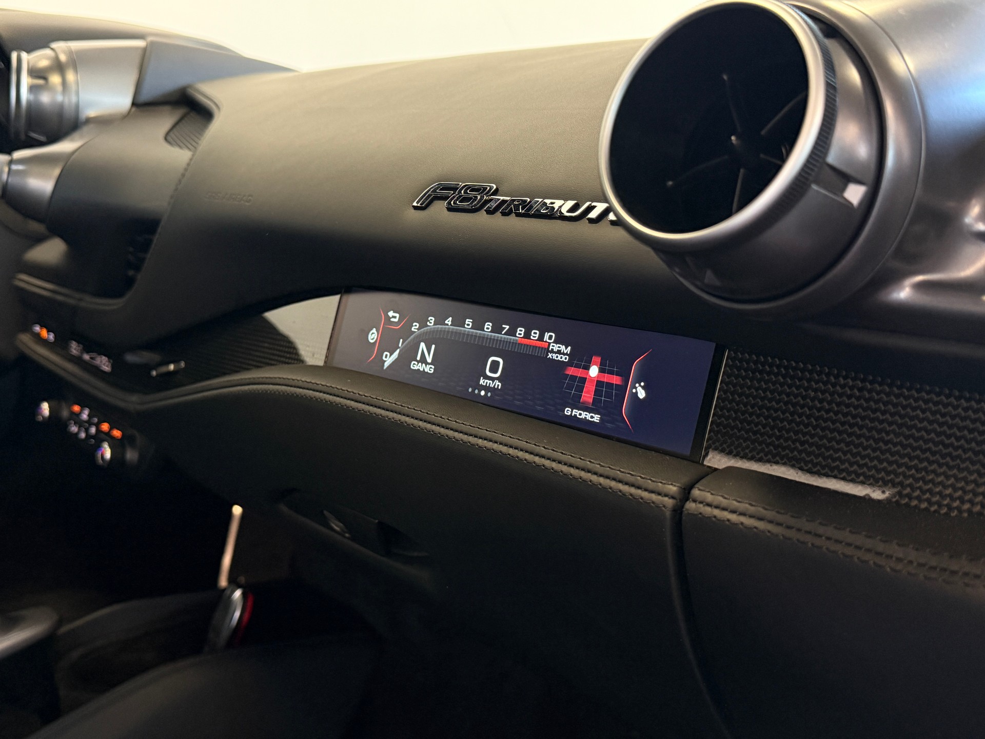 FERRARI F8 Tributo-image-12