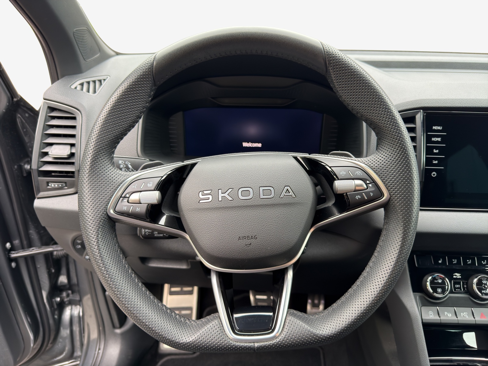 SKODA Karoq 2.0 TSI SportLine 4x4 DSG-image-9