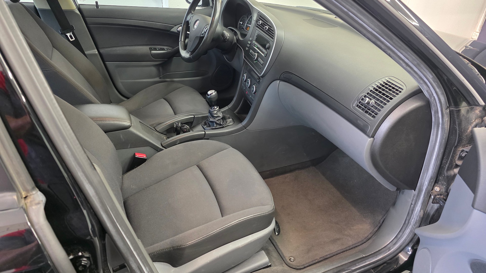 SAAB 9-3 2.0 Sport-image-4