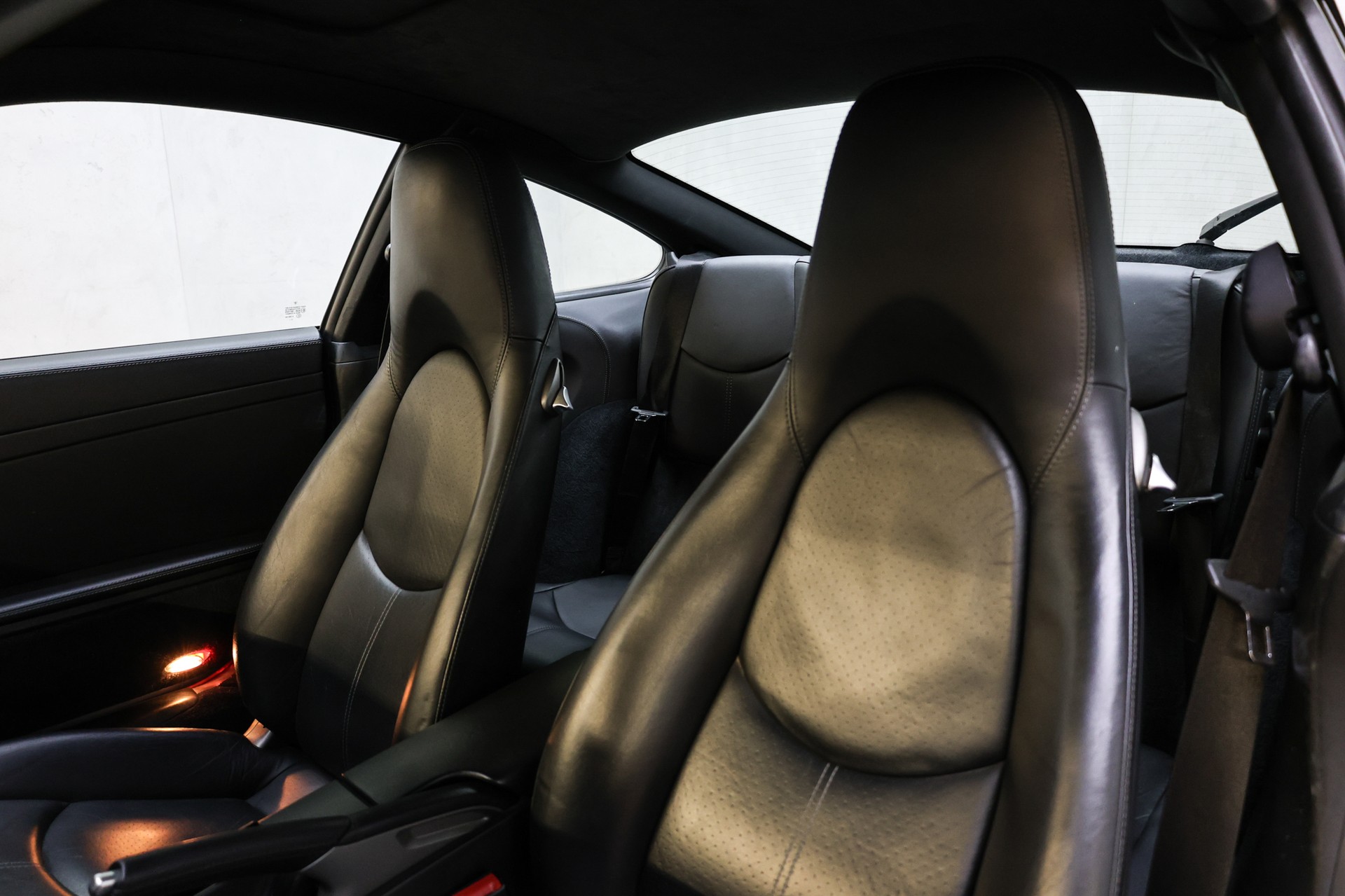PORSCHE 911 Carrera 4S-image-23