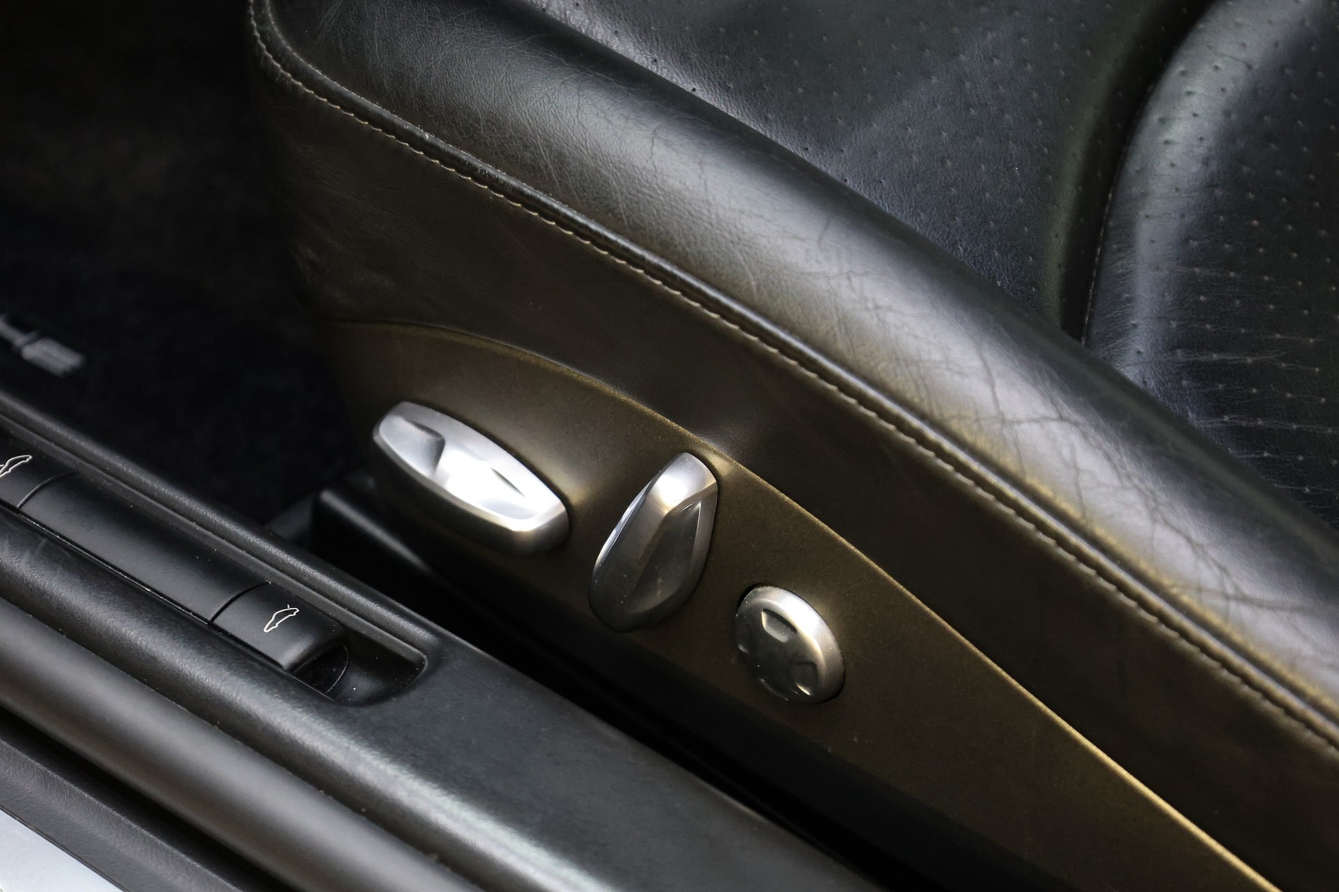 PORSCHE 911 Carrera 4S-image-27