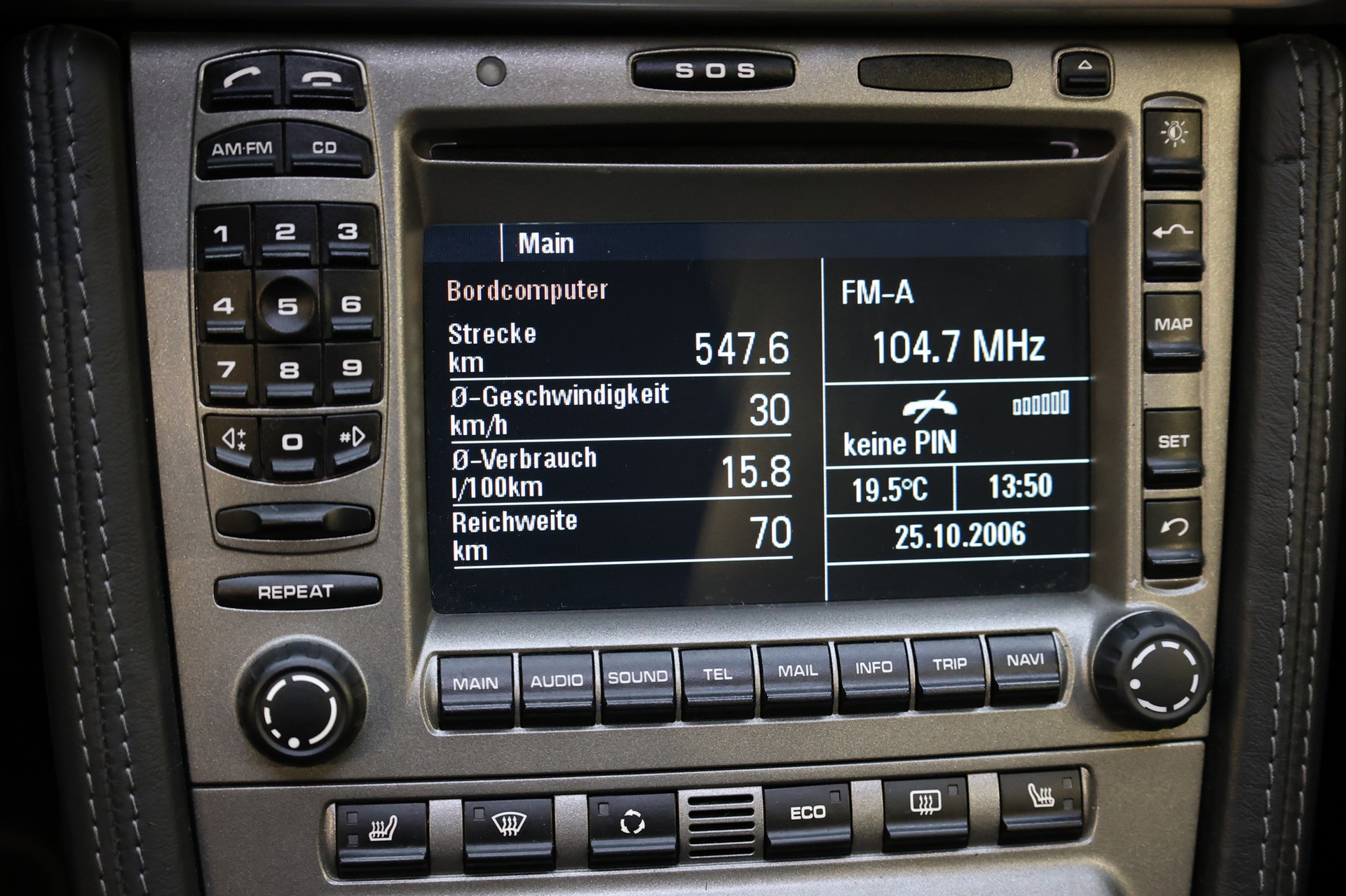 PORSCHE 911 Carrera 4S-image-32