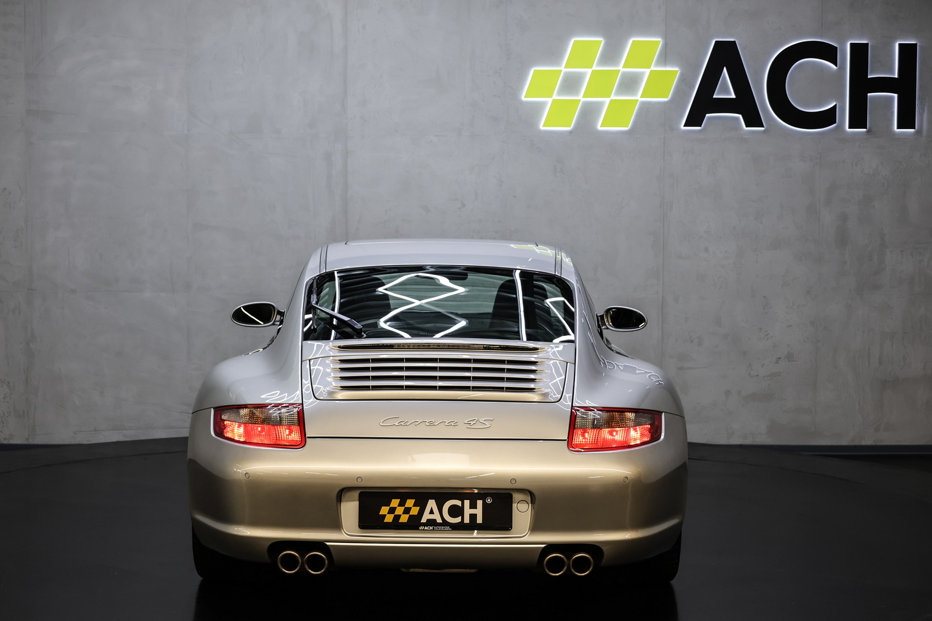 PORSCHE 911 Carrera 4S-image-4
