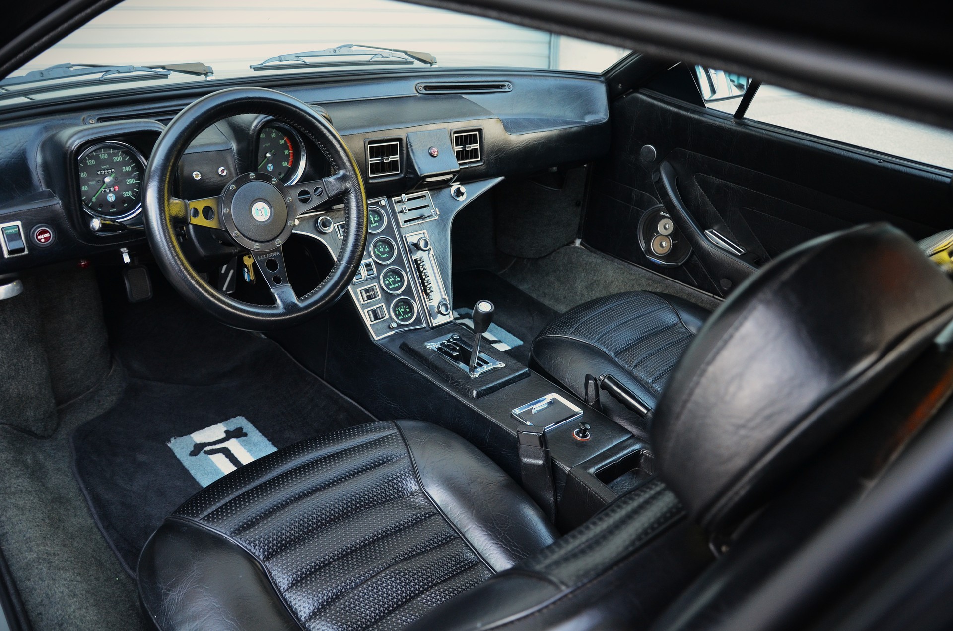 DE TOMASO PANTERA GTS-image-9
