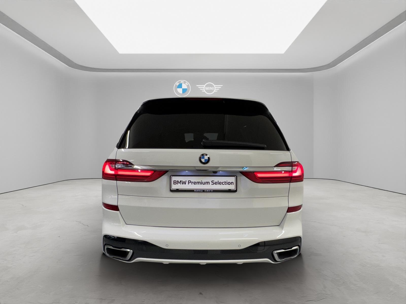 BMW X7 40i xDrive-image-3