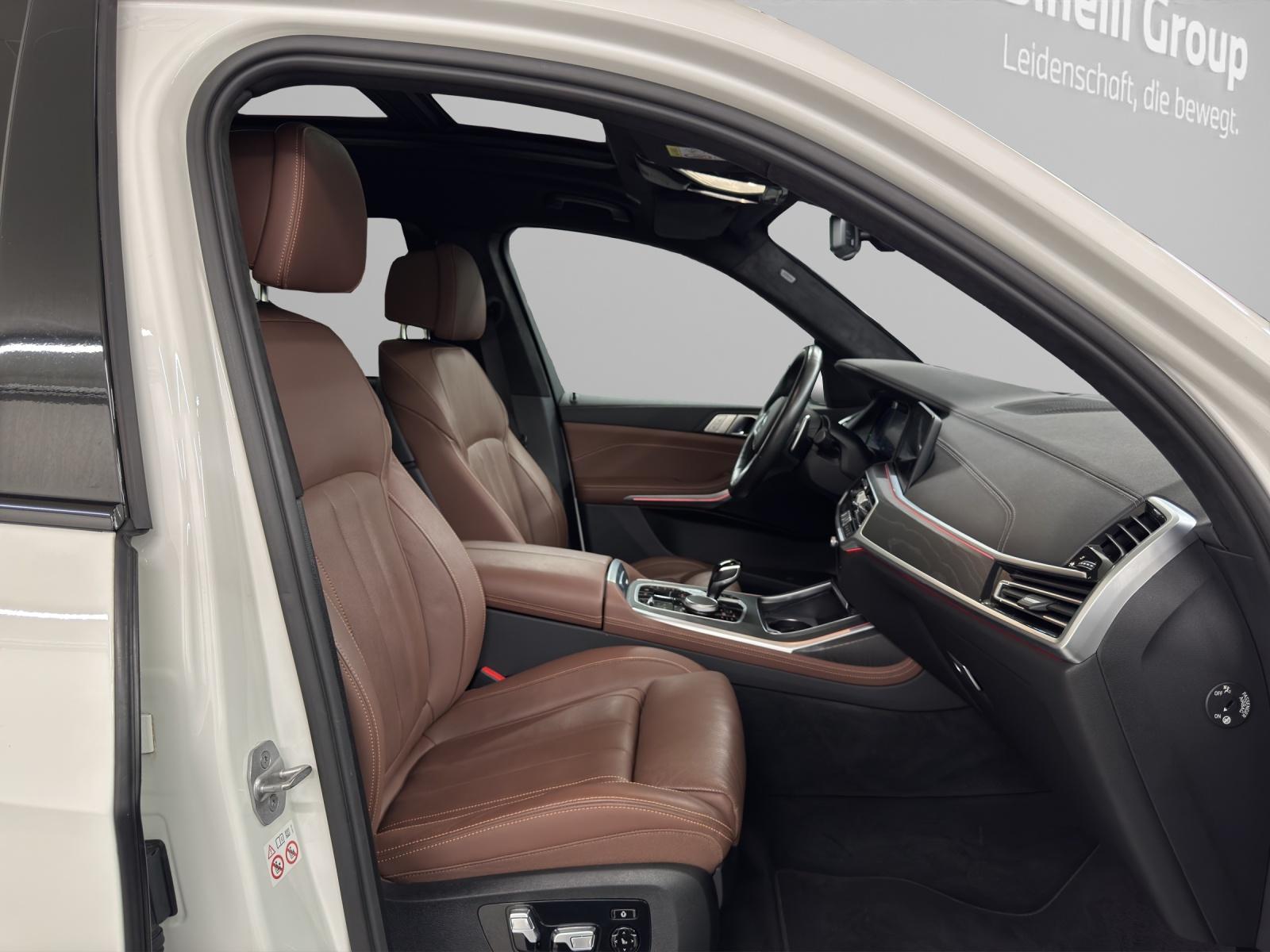BMW X7 40i xDrive-image-13