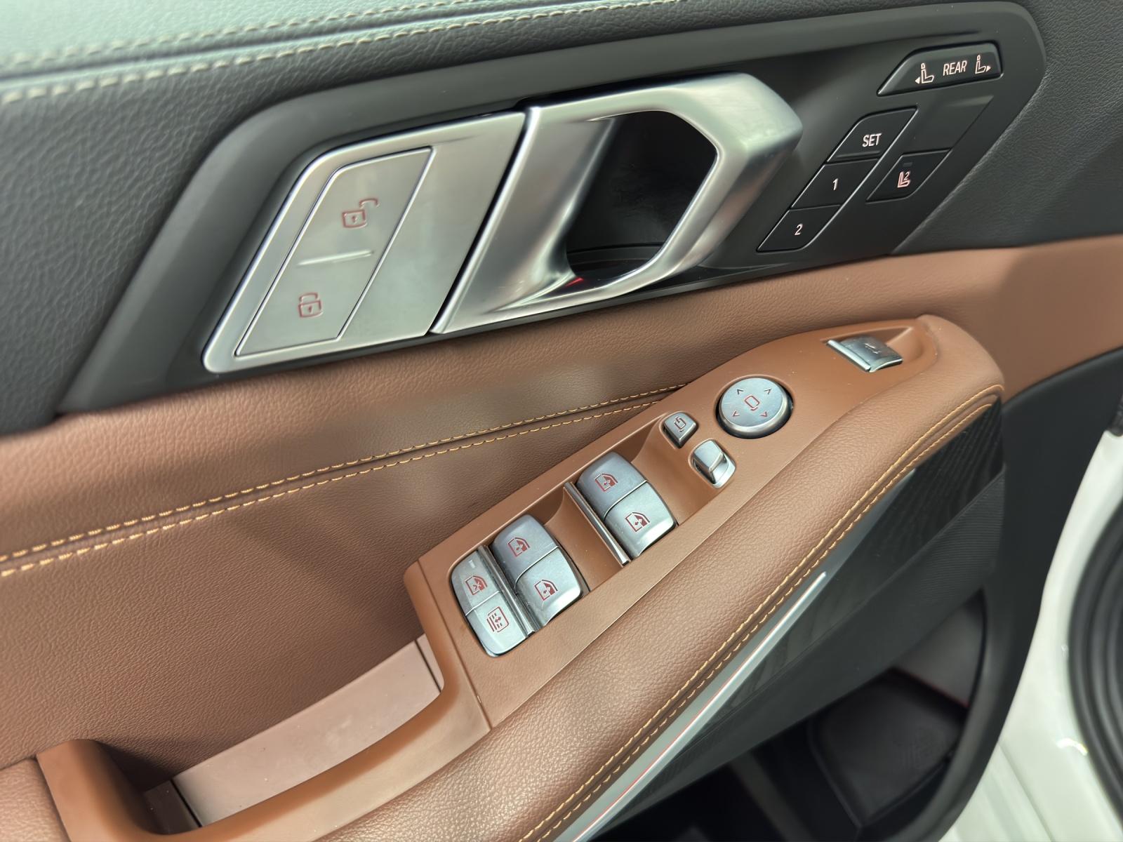 BMW X7 40i xDrive-image-11