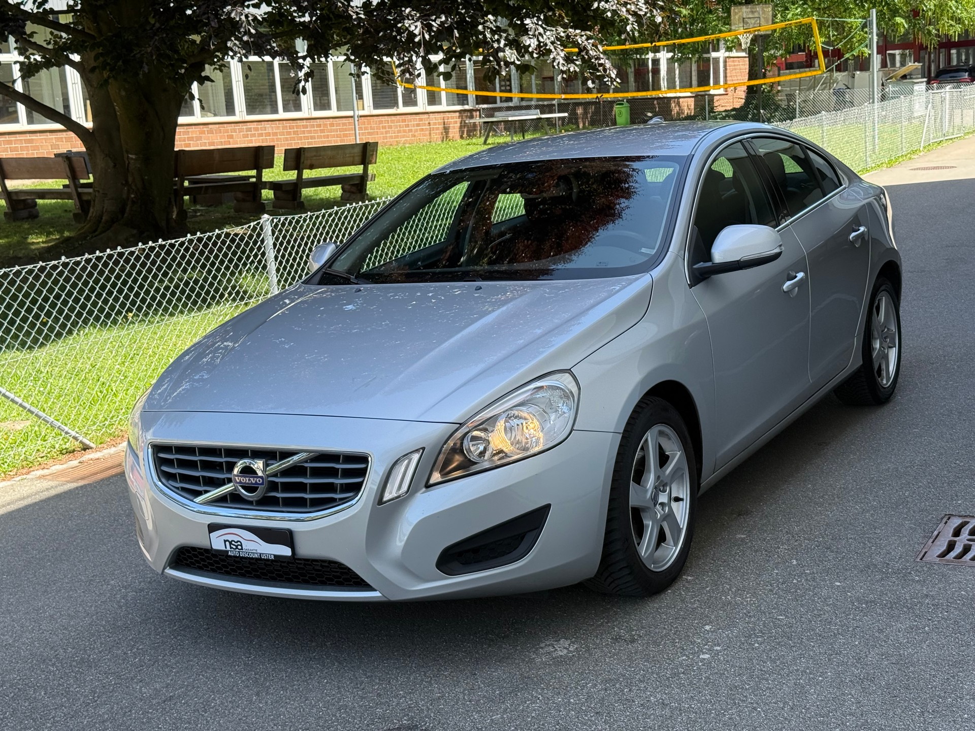 VOLVO S60 D3 Kinetic Geartronic-image-1