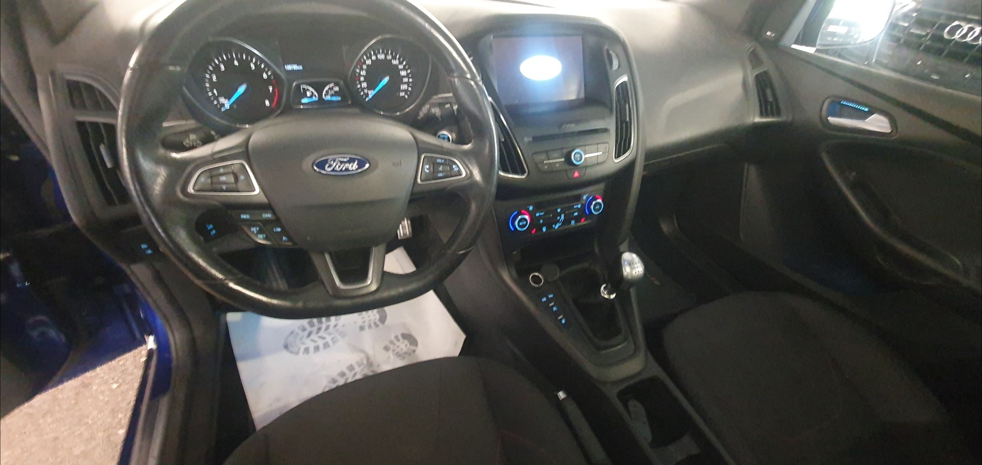 FORD Focus 1.0 SCTi ST Line-image-13