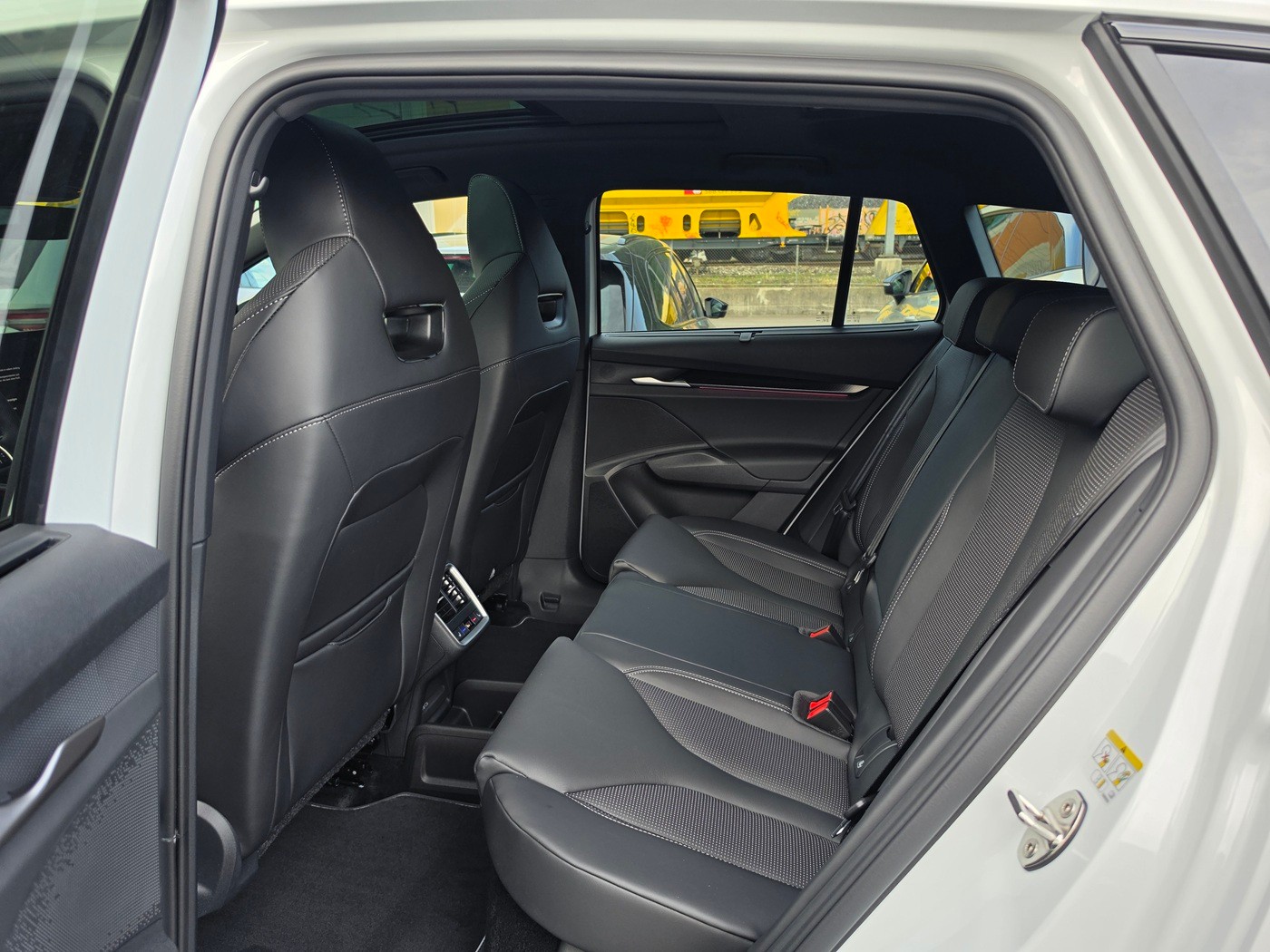 SKODA Enyaq 4x4 RS-image-8
