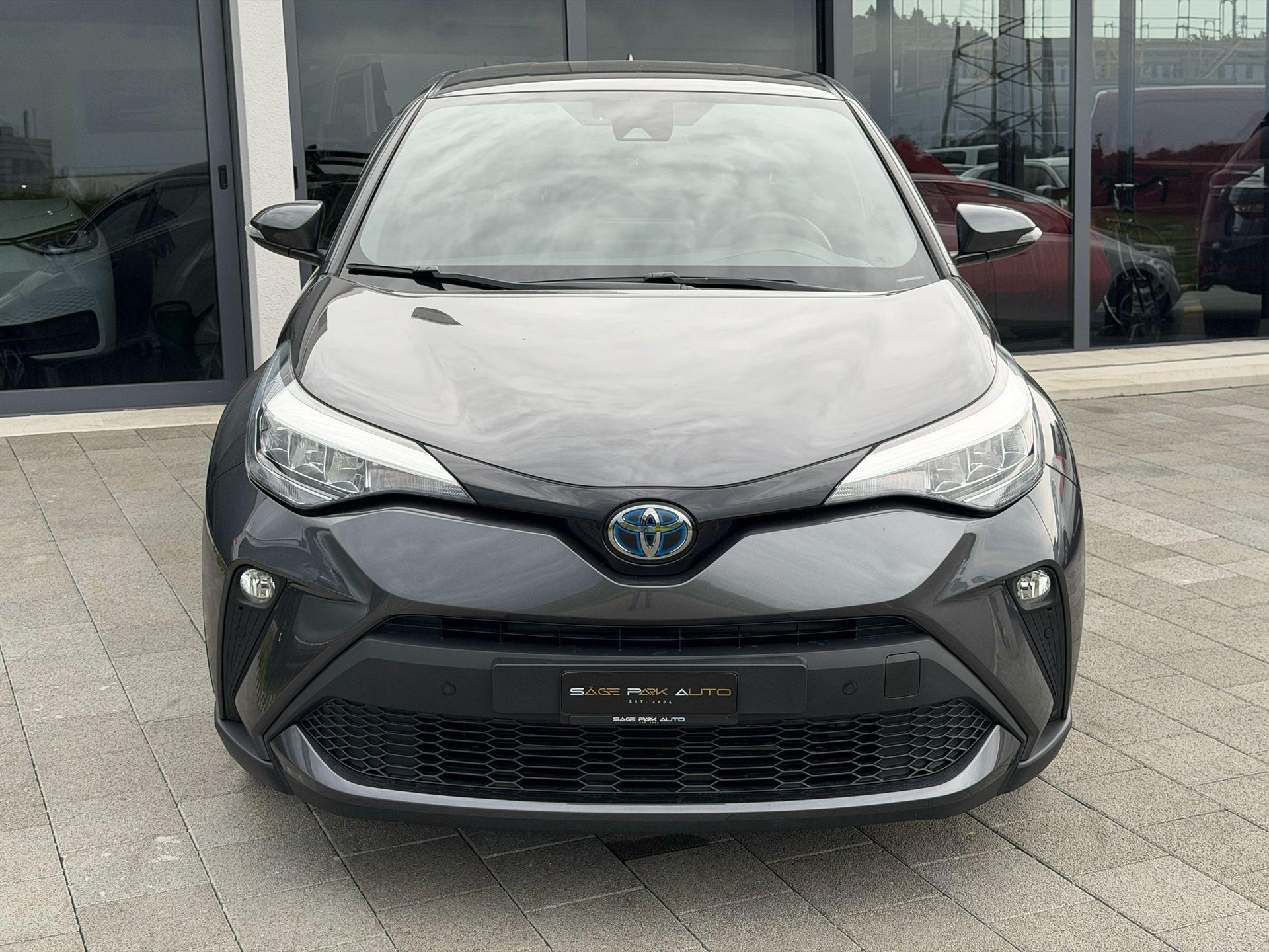 TOYOTA C-HR 1.8 VVTi HSD Trend-image-2
