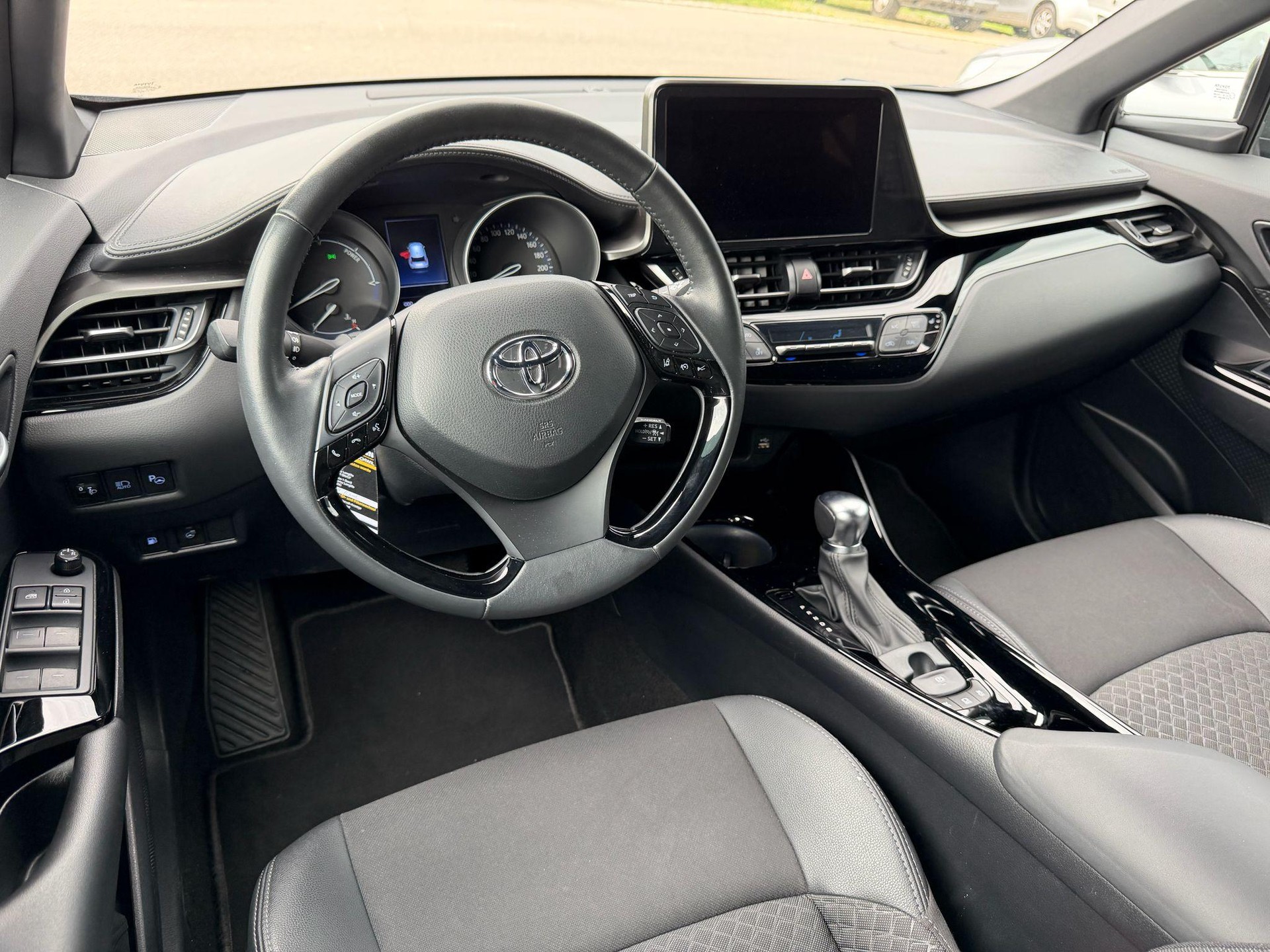 TOYOTA C-HR 1.8 VVTi HSD Trend-image-7