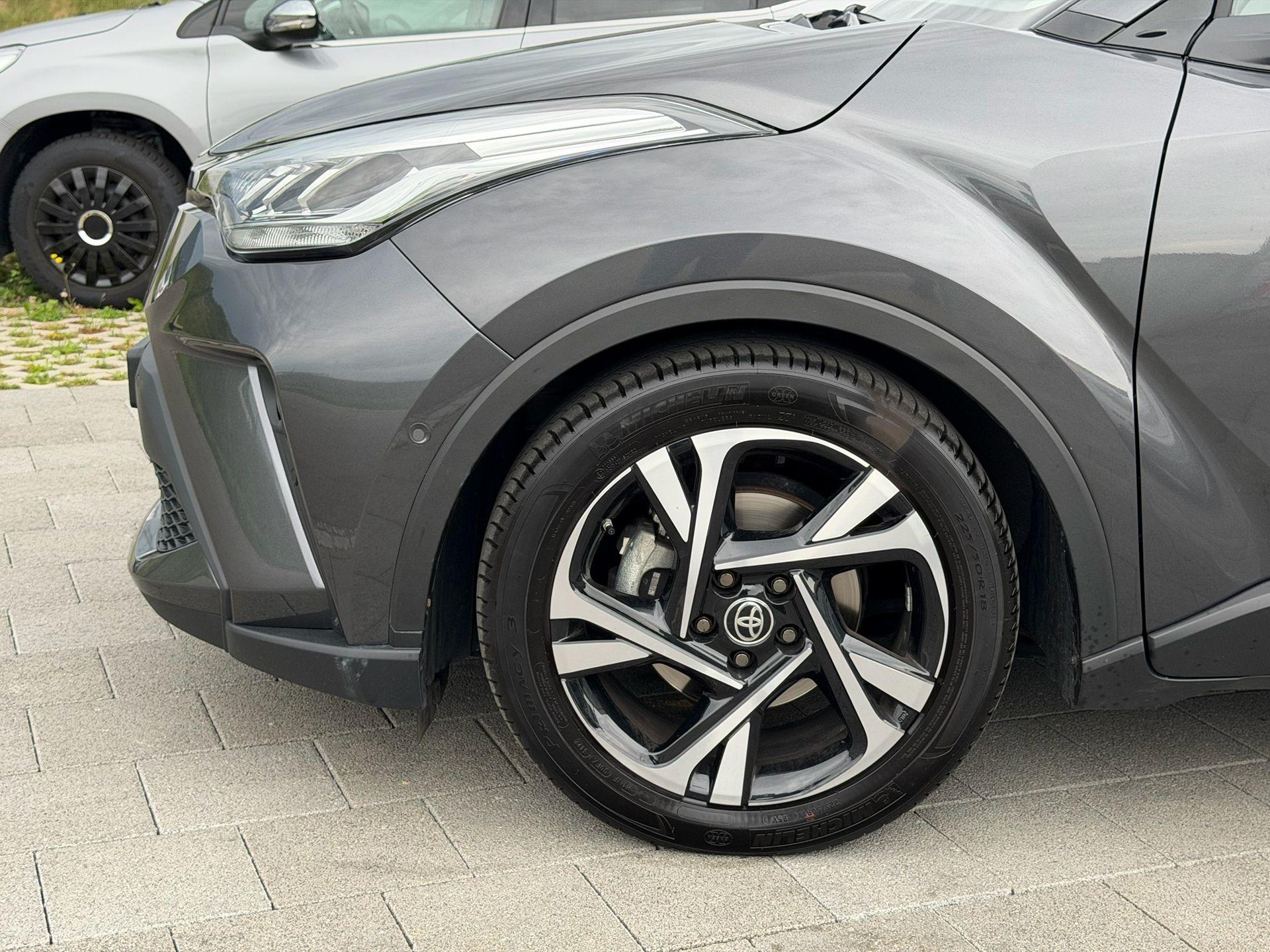 TOYOTA C-HR 1.8 VVTi HSD Trend-image-22