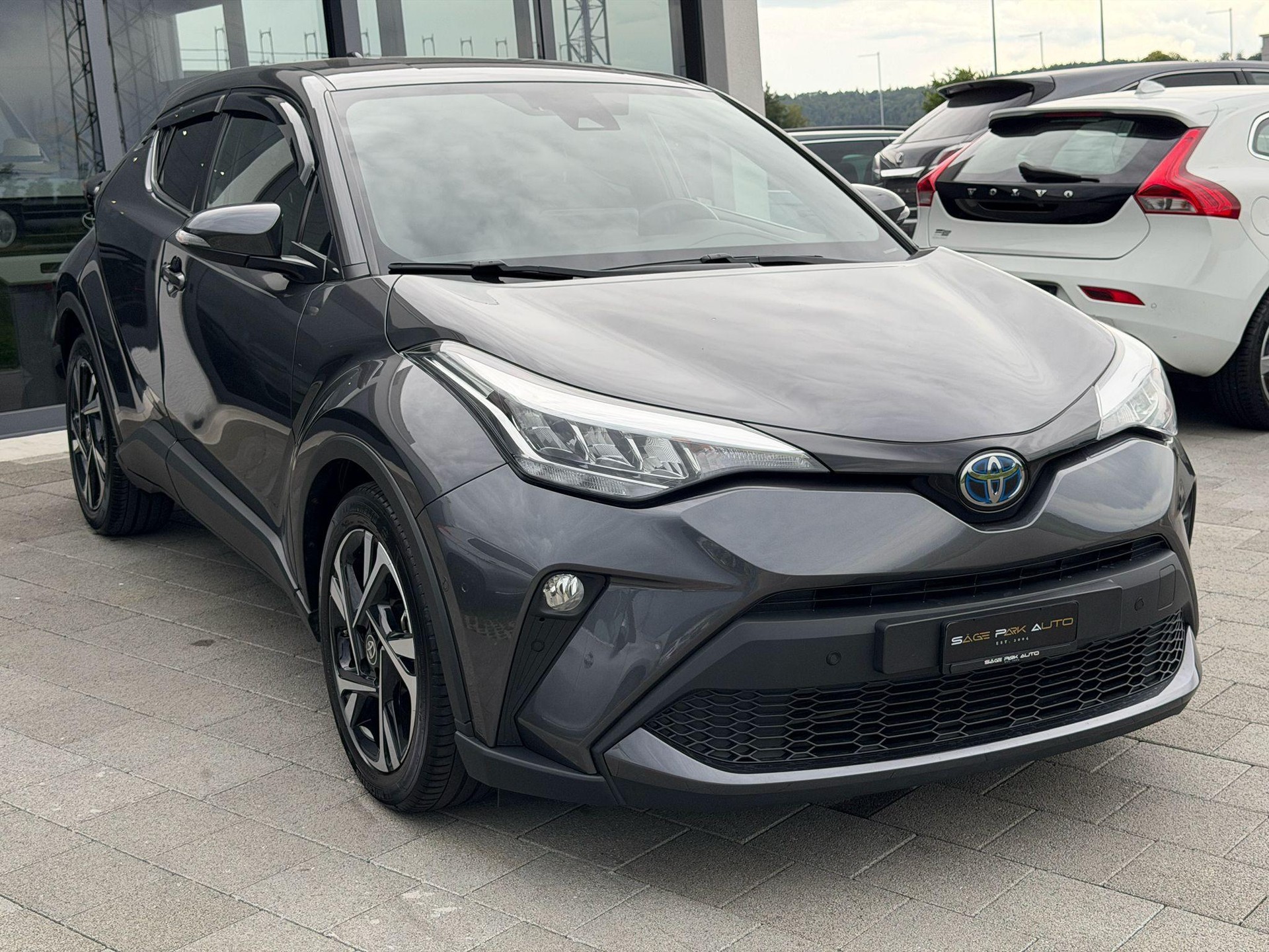 TOYOTA C-HR 1.8 VVTi HSD Trend-image-1