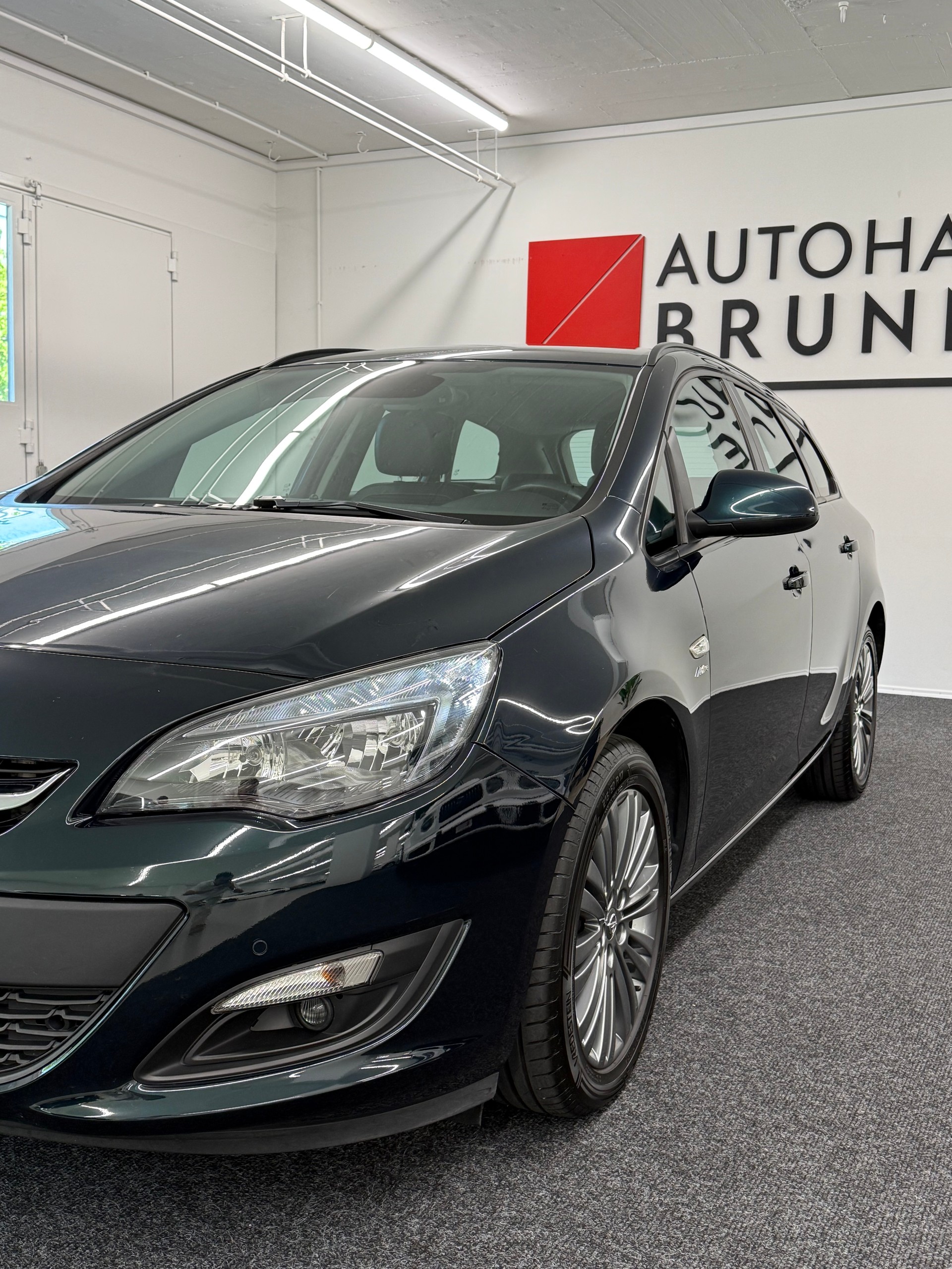 OPEL Astra SportsTourer 1.4i 16V Turbo Active AHK-image-9