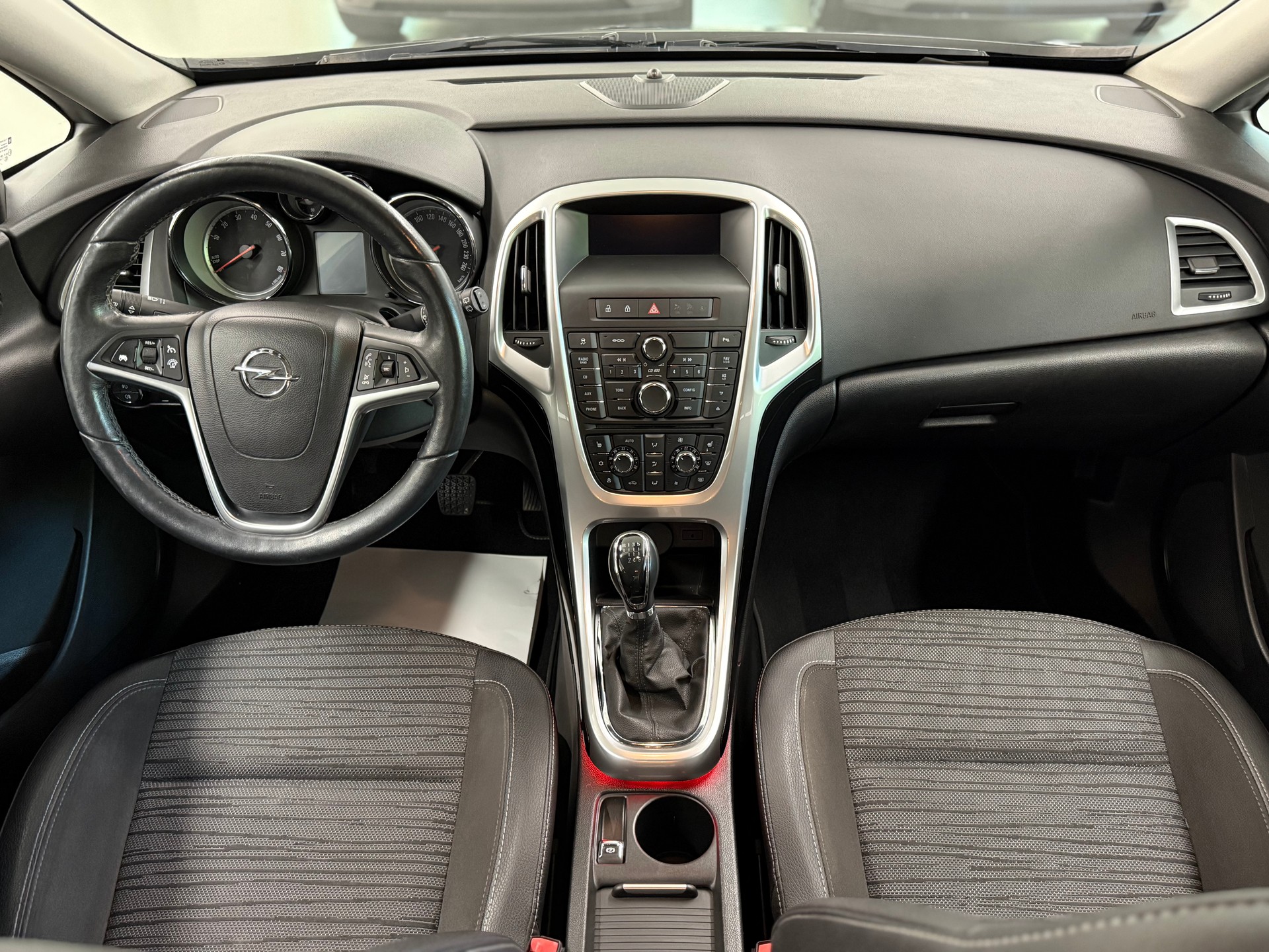 OPEL Astra SportsTourer 1.4i 16V Turbo Active AHK-image-11