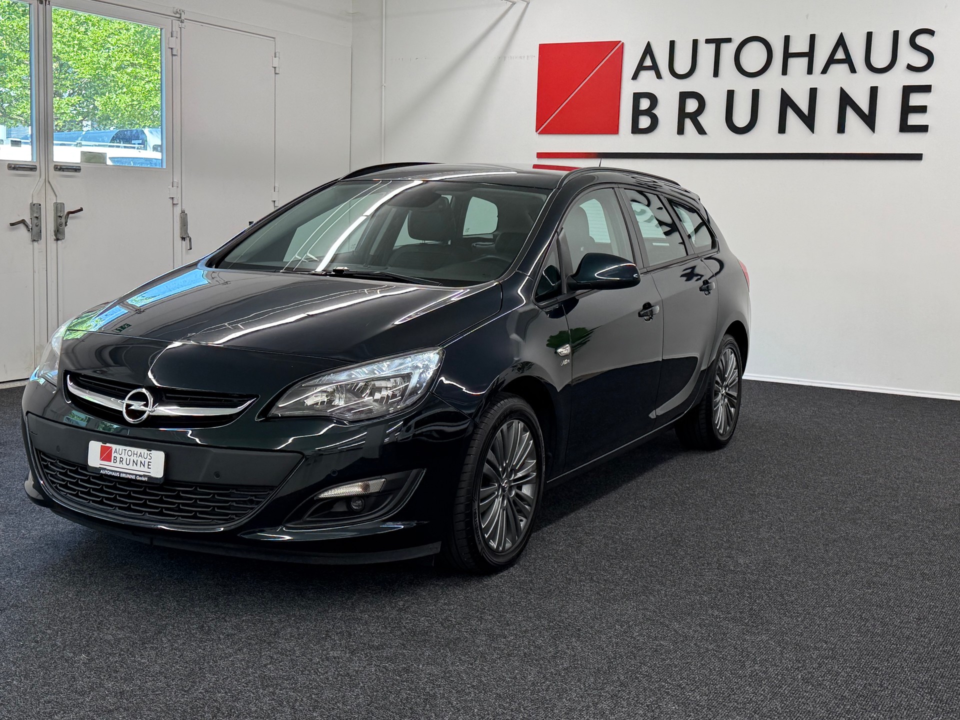 OPEL Astra SportsTourer 1.4i 16V Turbo Active AHK-image-0