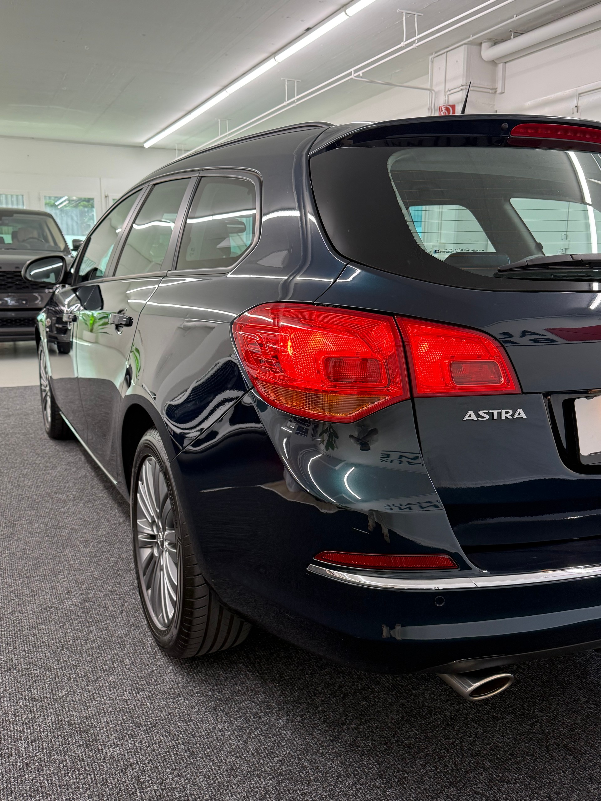 OPEL Astra SportsTourer 1.4i 16V Turbo Active AHK-image-8