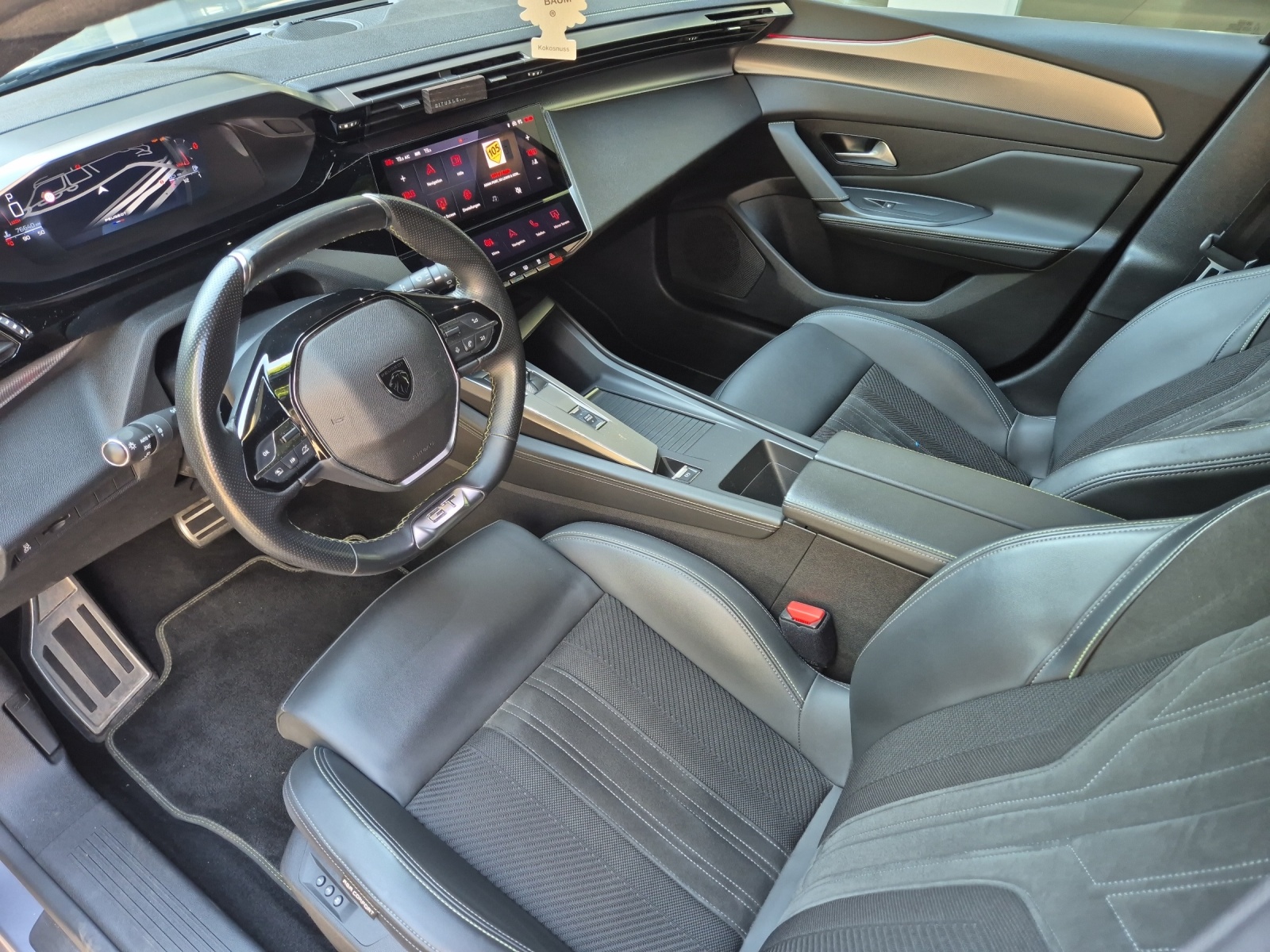 PEUGEOT 308 1.2 PureTech GT Pack-image-4