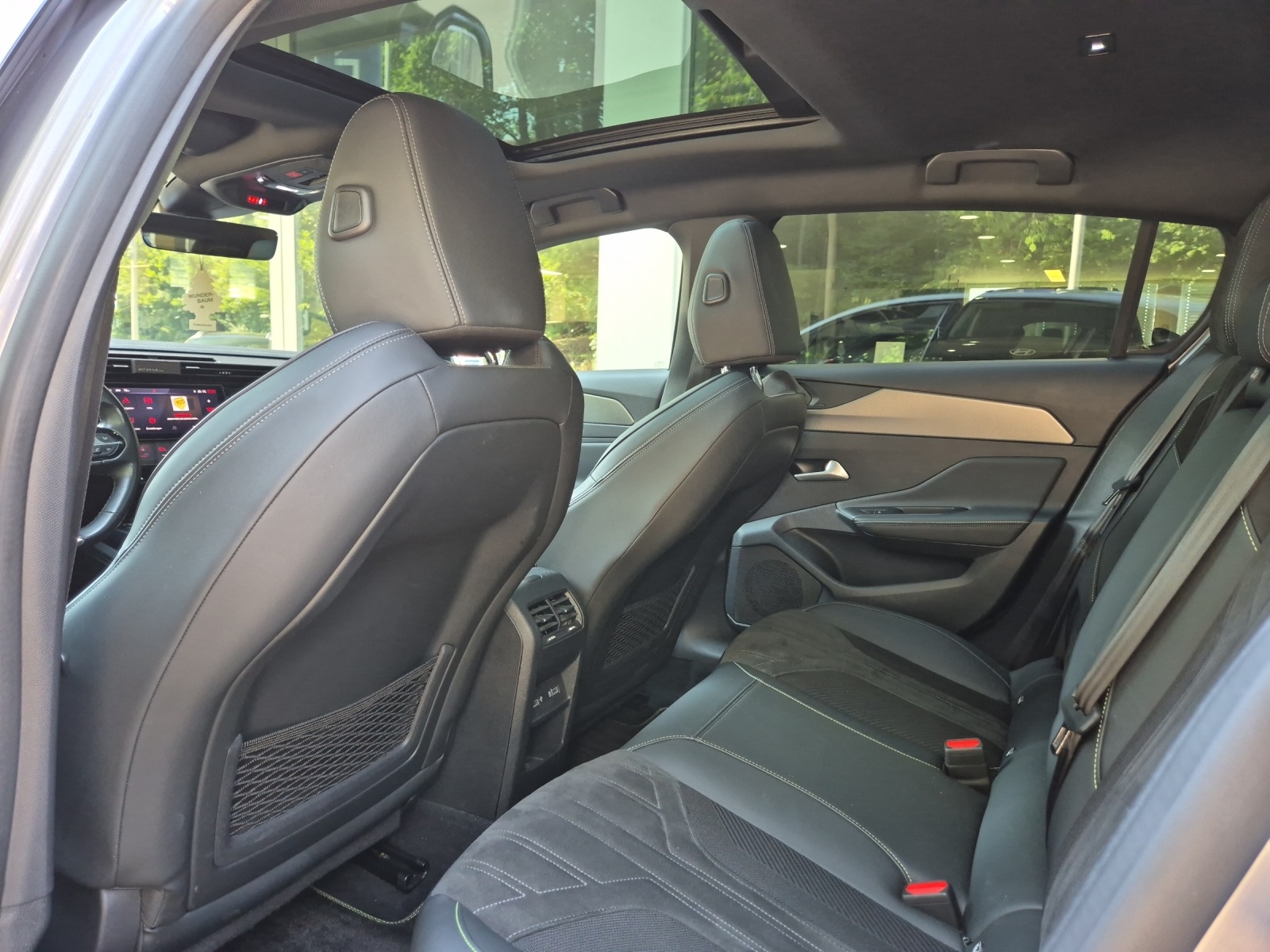 PEUGEOT 308 1.2 PureTech GT Pack-image-8