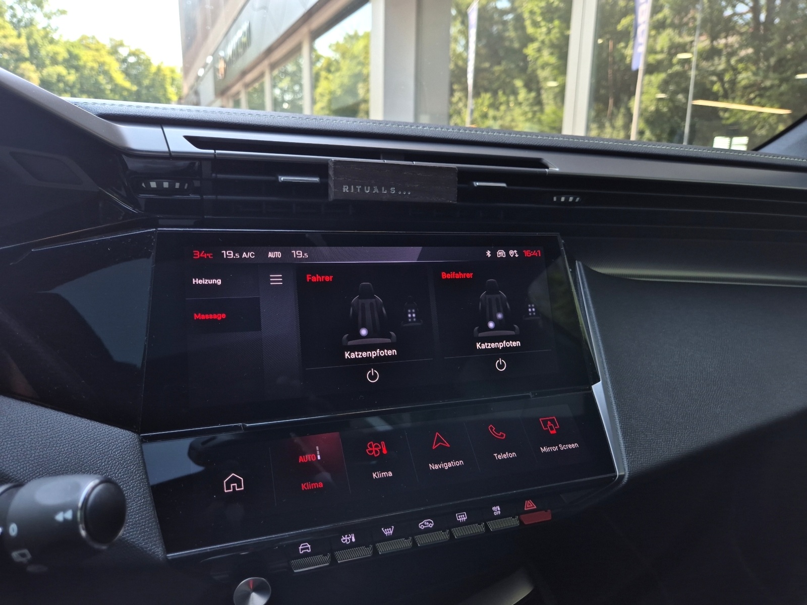 PEUGEOT 308 1.2 PureTech GT Pack-image-10