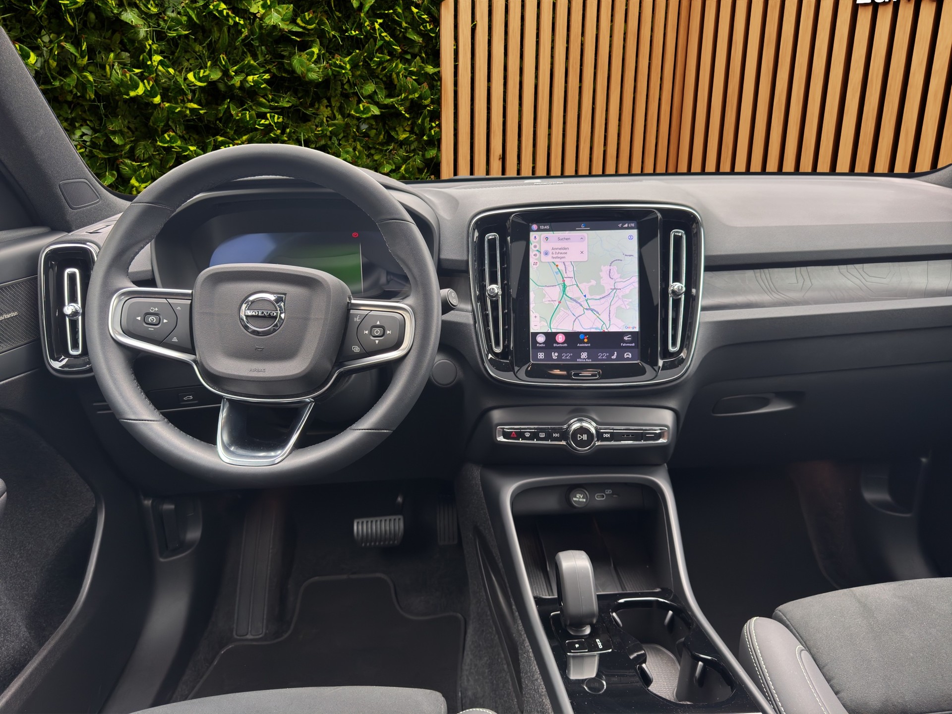 VOLVO EX40 XCENTRIC Black Edition AWD-image-9