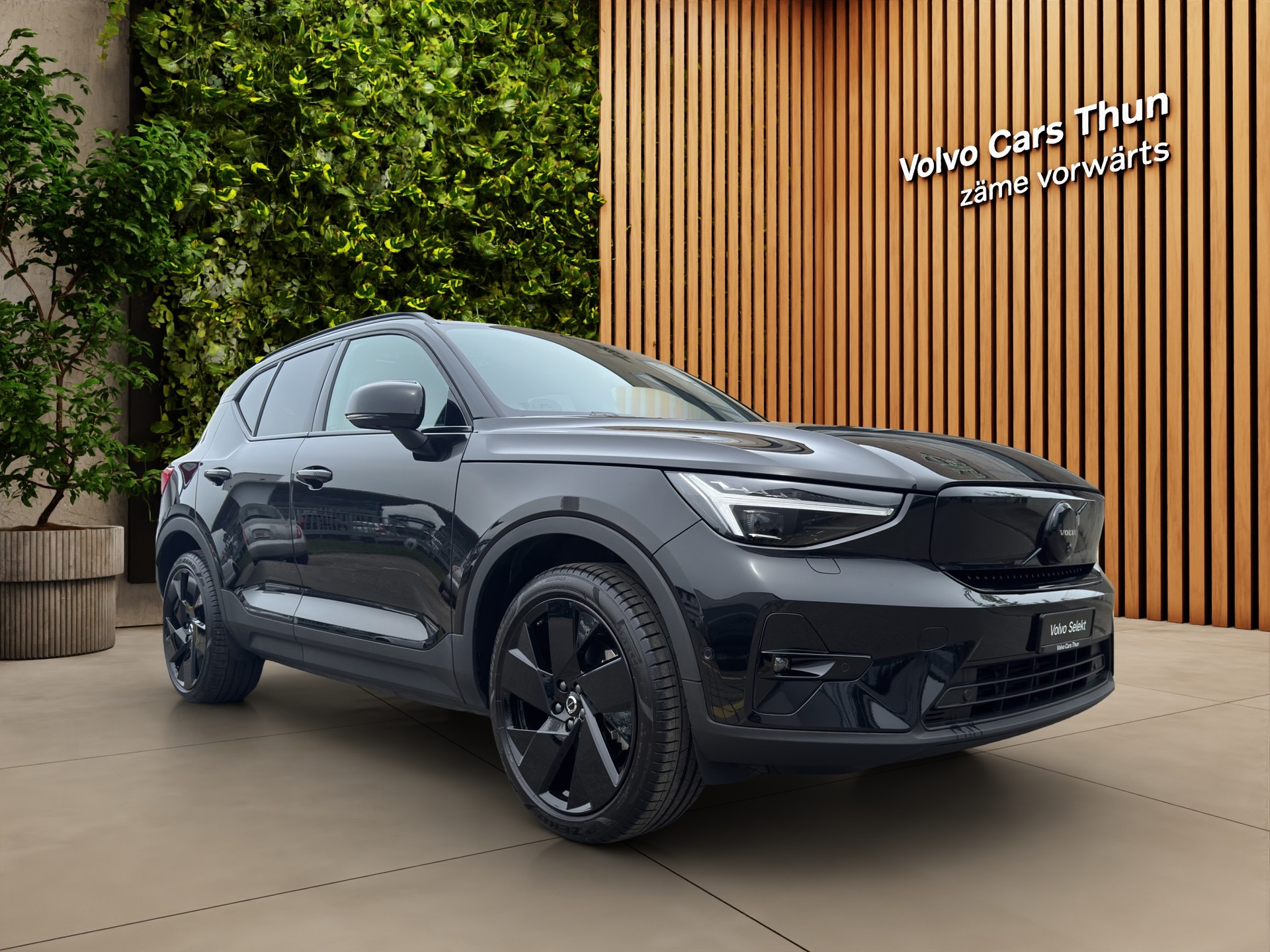 VOLVO EX40 XCENTRIC Black Edition AWD-image-2