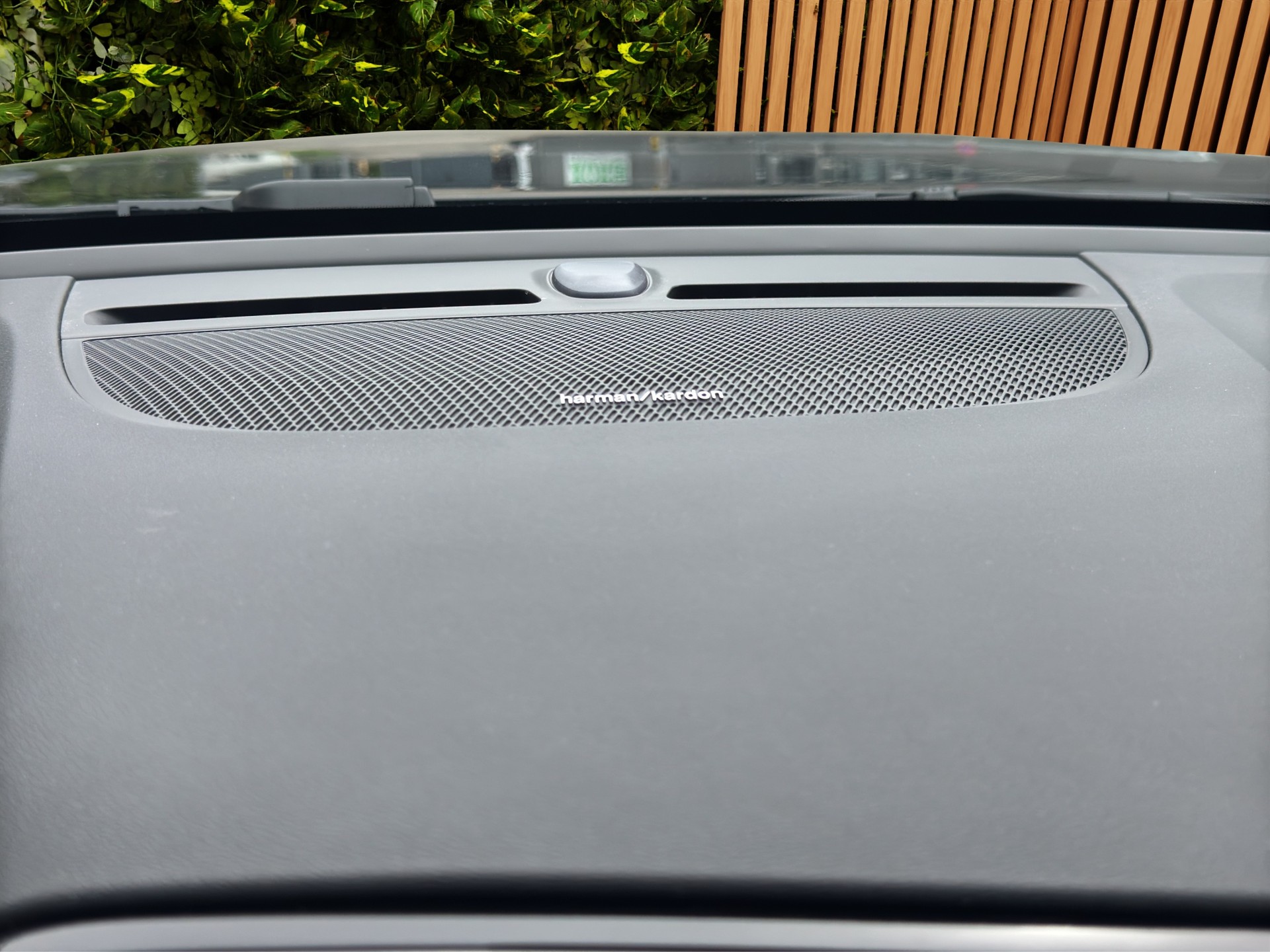 VOLVO EX40 XCENTRIC Black Edition AWD-image-13
