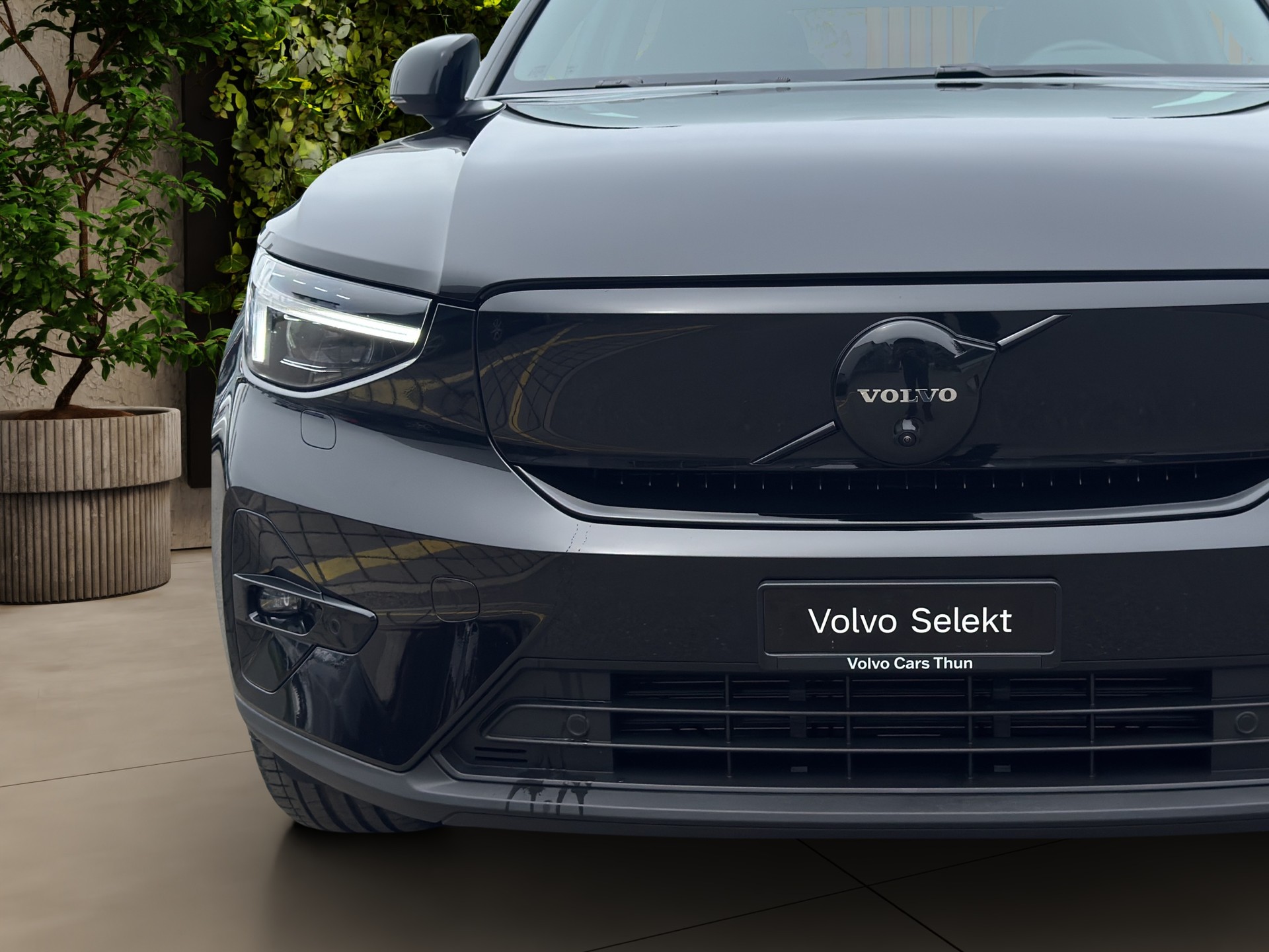 VOLVO EX40 XCENTRIC Black Edition AWD-image-8