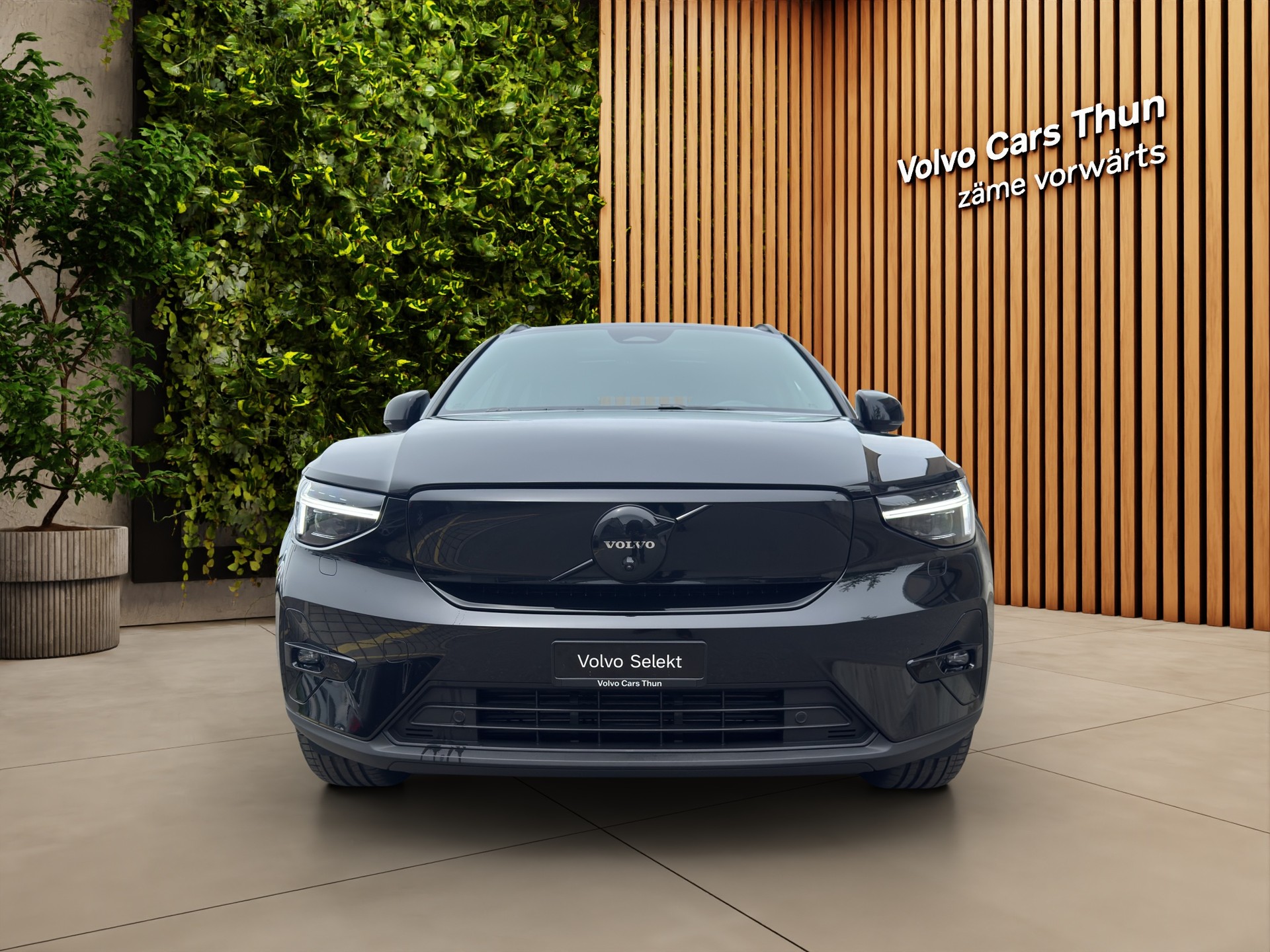 VOLVO EX40 XCENTRIC Black Edition AWD-image-1