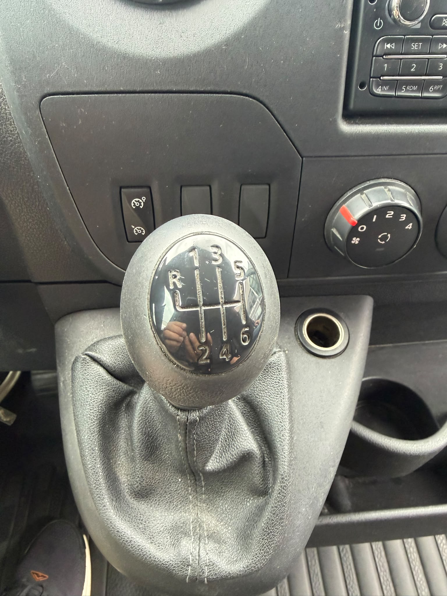 RENAULT Master T35 2.3dCi L2H2-image-8
