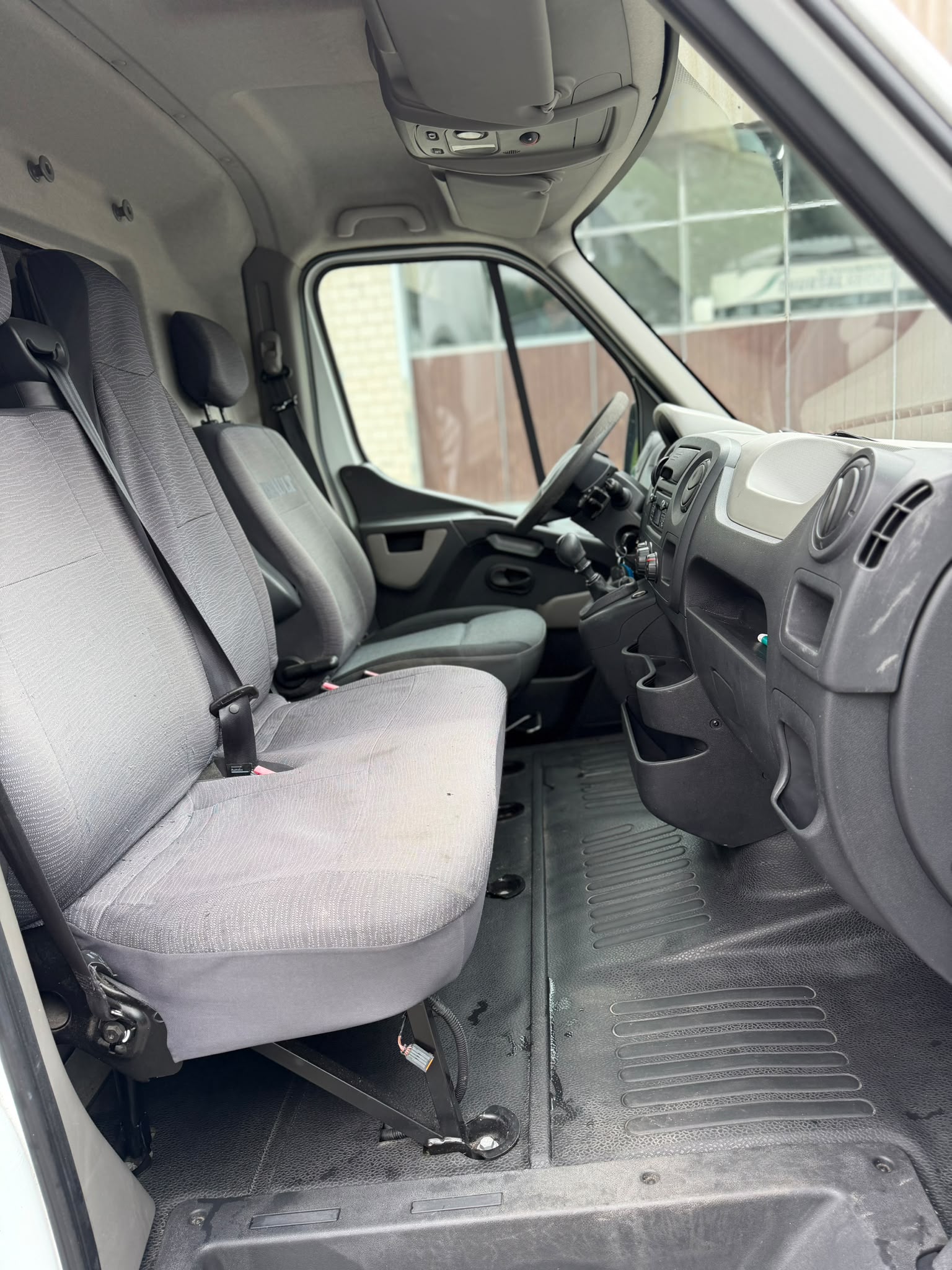 RENAULT Master T35 2.3dCi L2H2-image-13