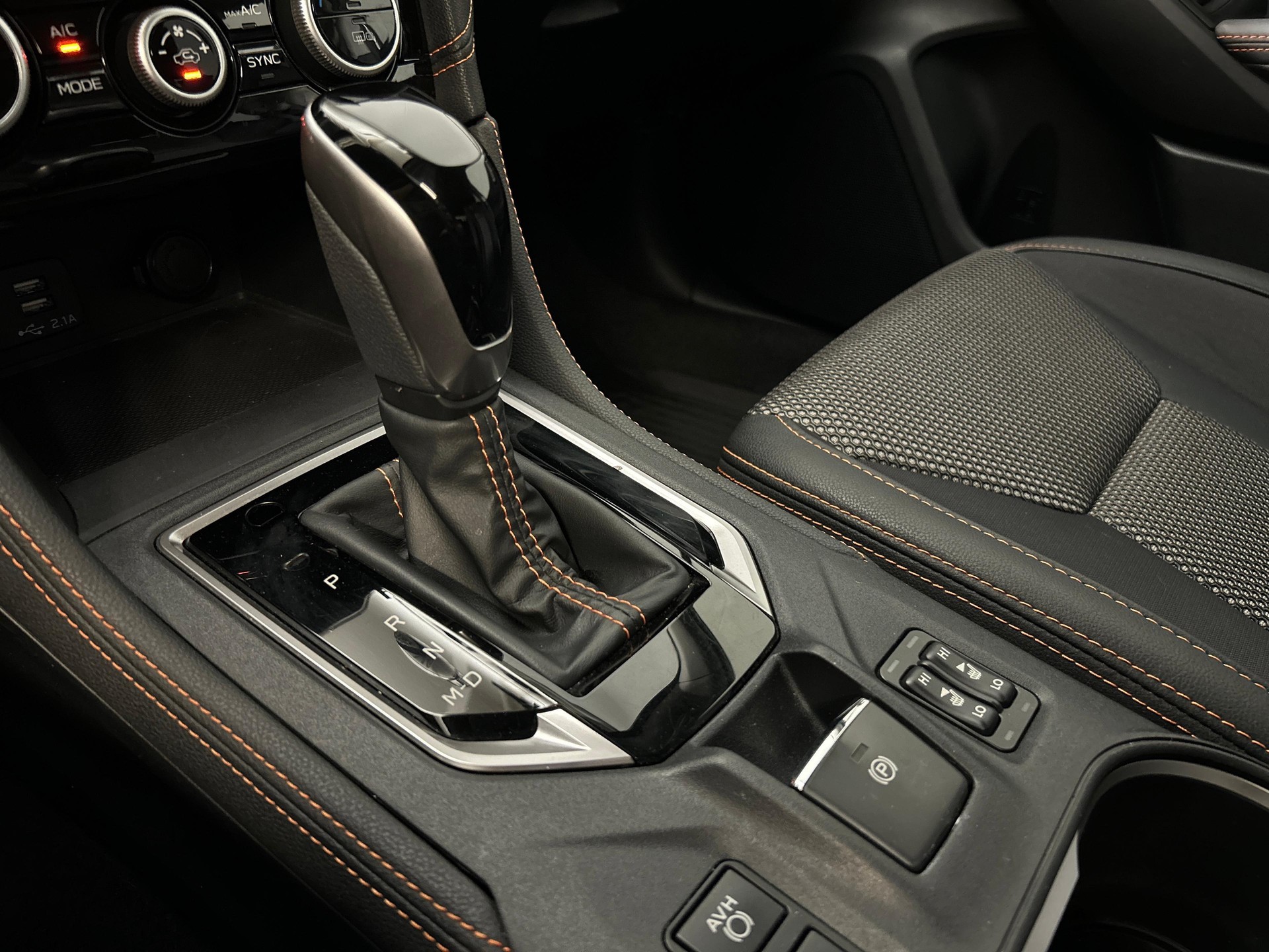 SUBARU XV 2.0i e-Boxer Swiss Plus-image-13