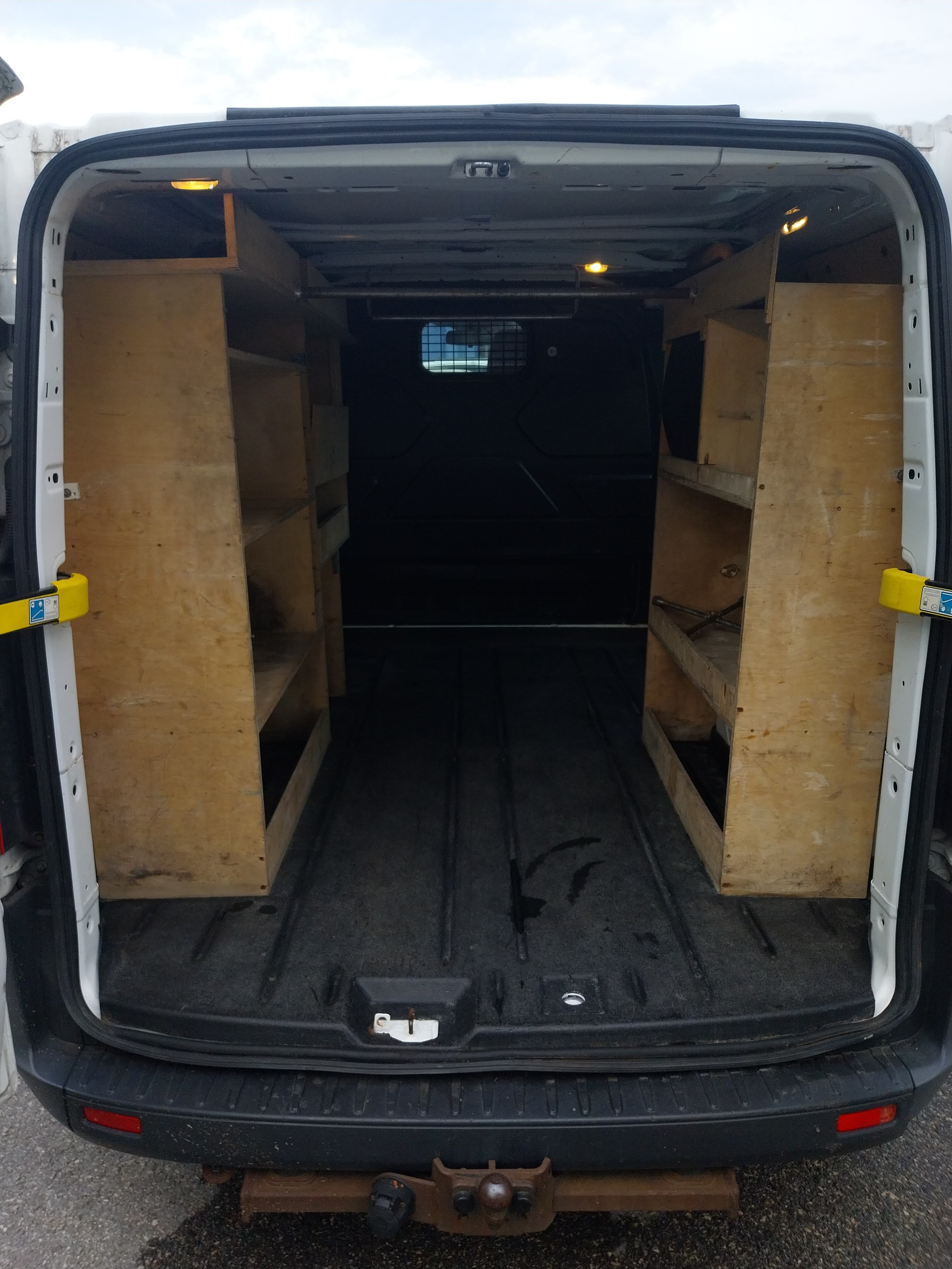 FORD Transit Custom Van 250 L1H1 Ambiente-image-9