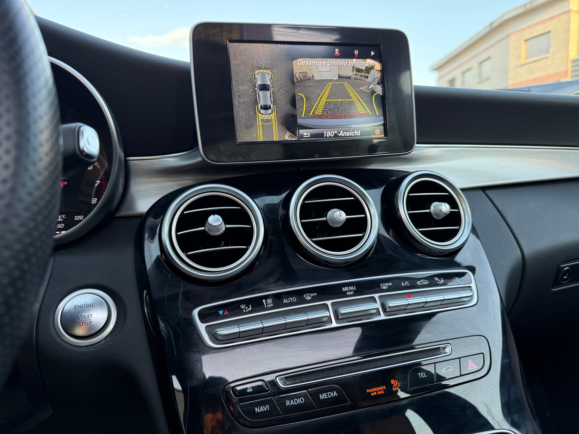 MERCEDES-BENZ C 200 AMG Line 4Matic 7G-Tronic-image-7