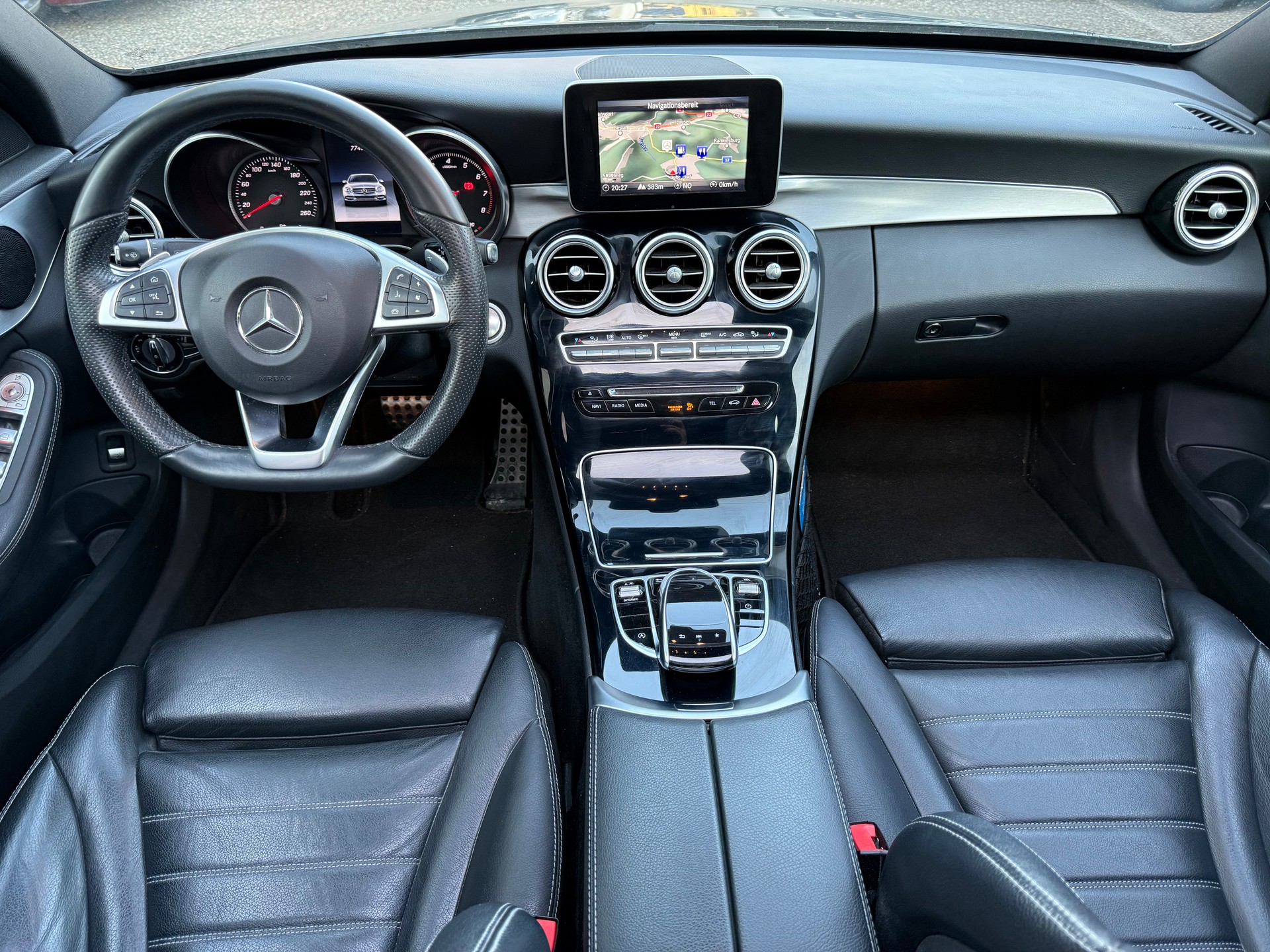 MERCEDES-BENZ C 200 AMG Line 4Matic 7G-Tronic-image-5