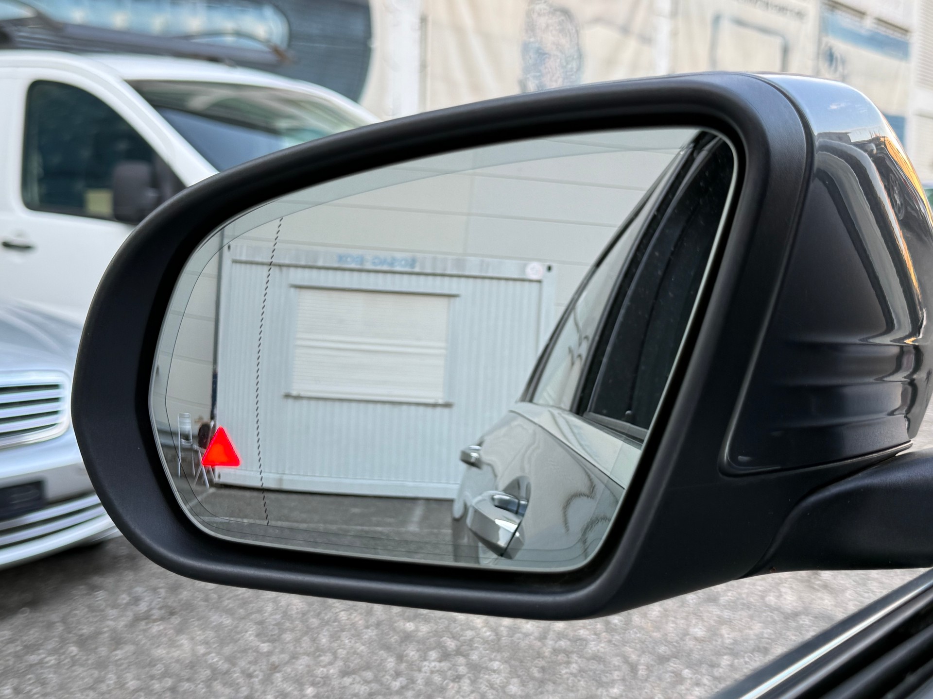 MERCEDES-BENZ C 200 AMG Line 4Matic 7G-Tronic-image-10