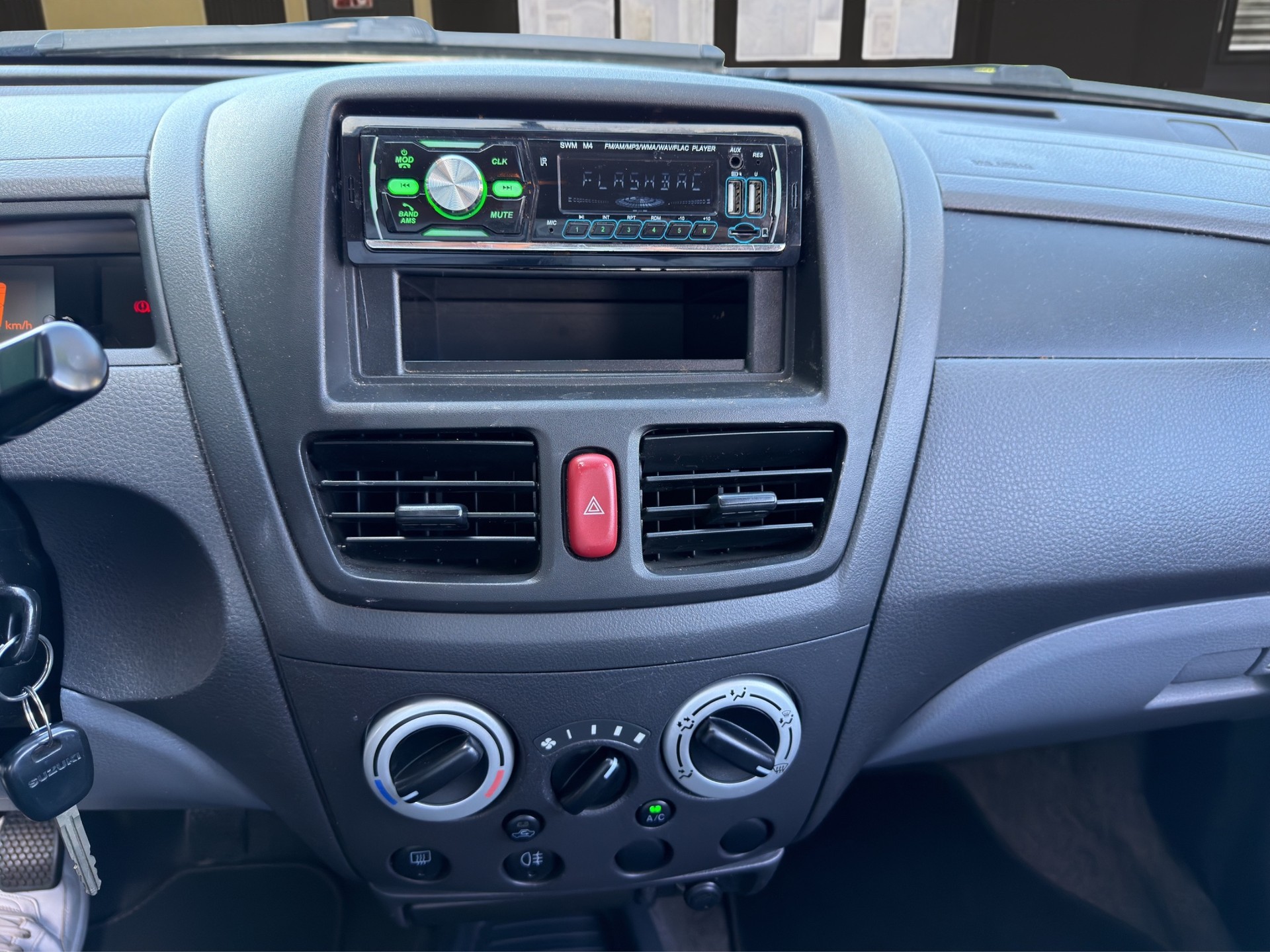 SUZUKI Liana 1.6 16V GL Top 4WD-image-14