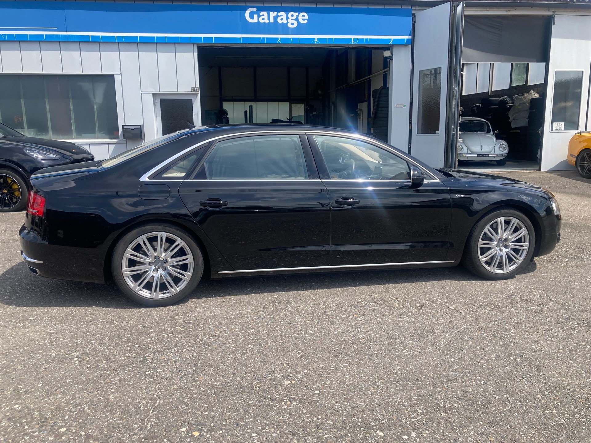 AUDI A8 L 6.3 FSI W12 quattro tiptronic-image-6