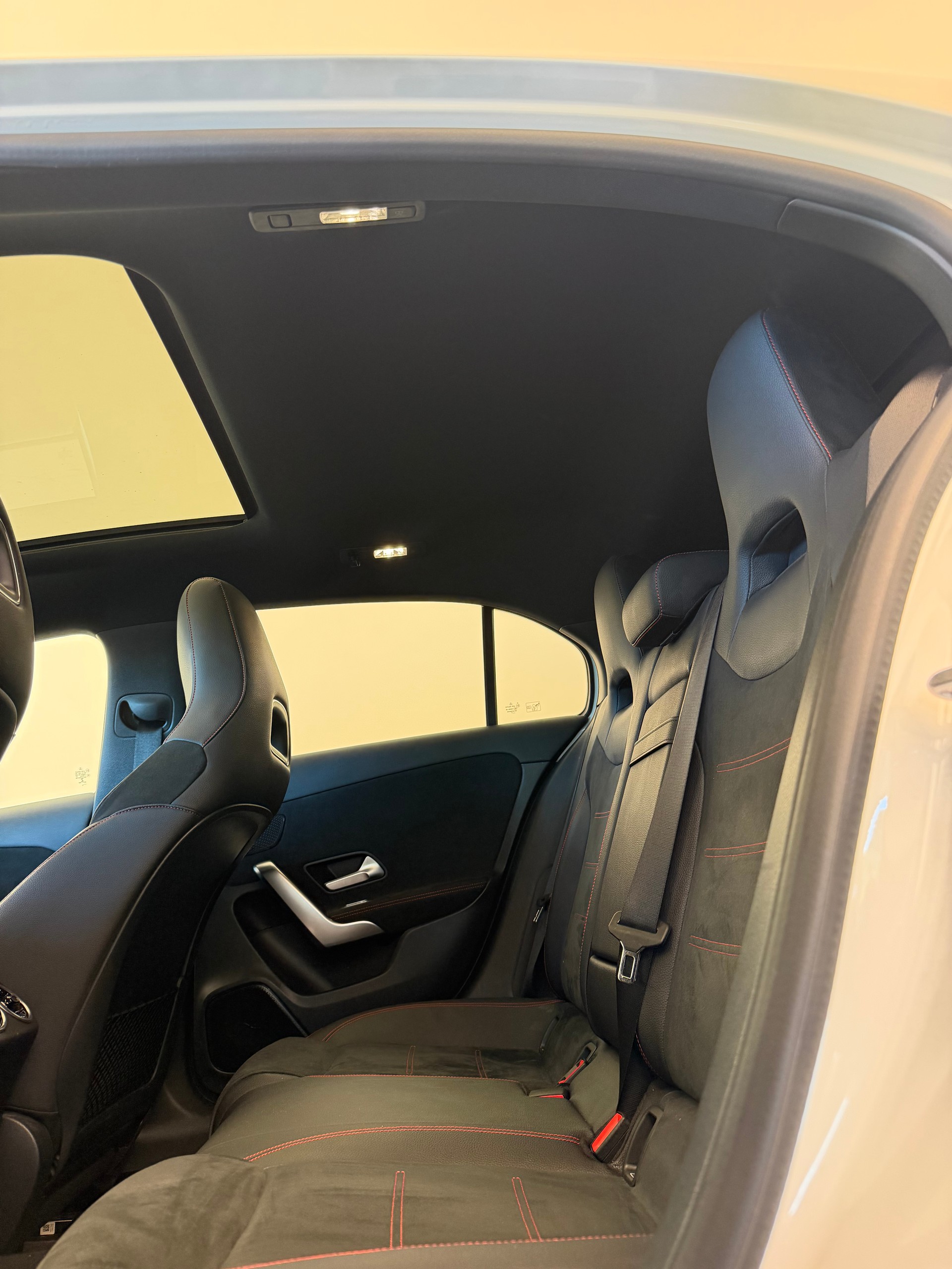 MERCEDES-BENZ A 220 Style 7G-DCT 4Matic-image-8