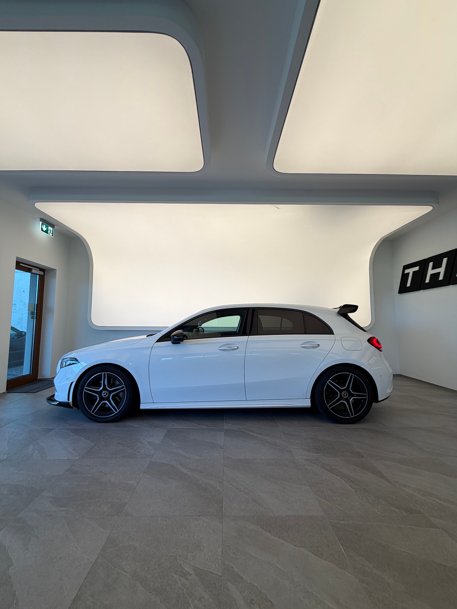 MERCEDES-BENZ A 220 Style 7G-DCT 4Matic-image-1