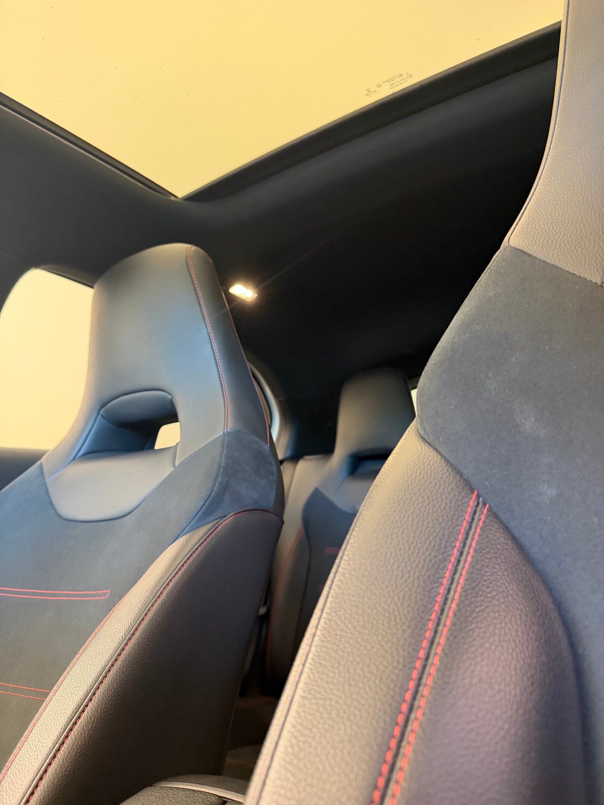 MERCEDES-BENZ A 220 Style 7G-DCT 4Matic-image-4